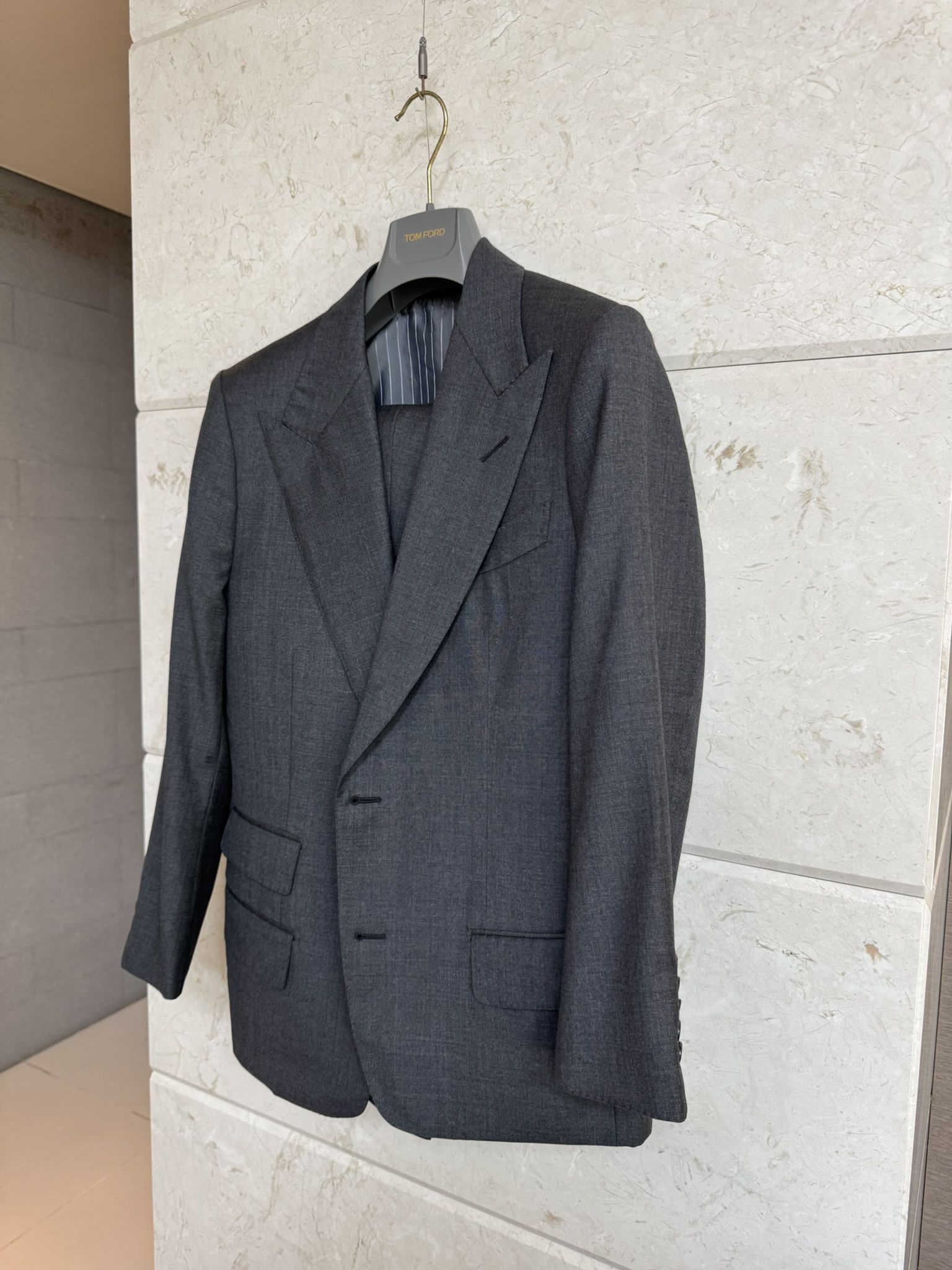 Tom Ford TOM FORD / Windsor Fit Grey 3-Piece Suits US 38 / EU 48 Size 38L - 2 Thumbnail