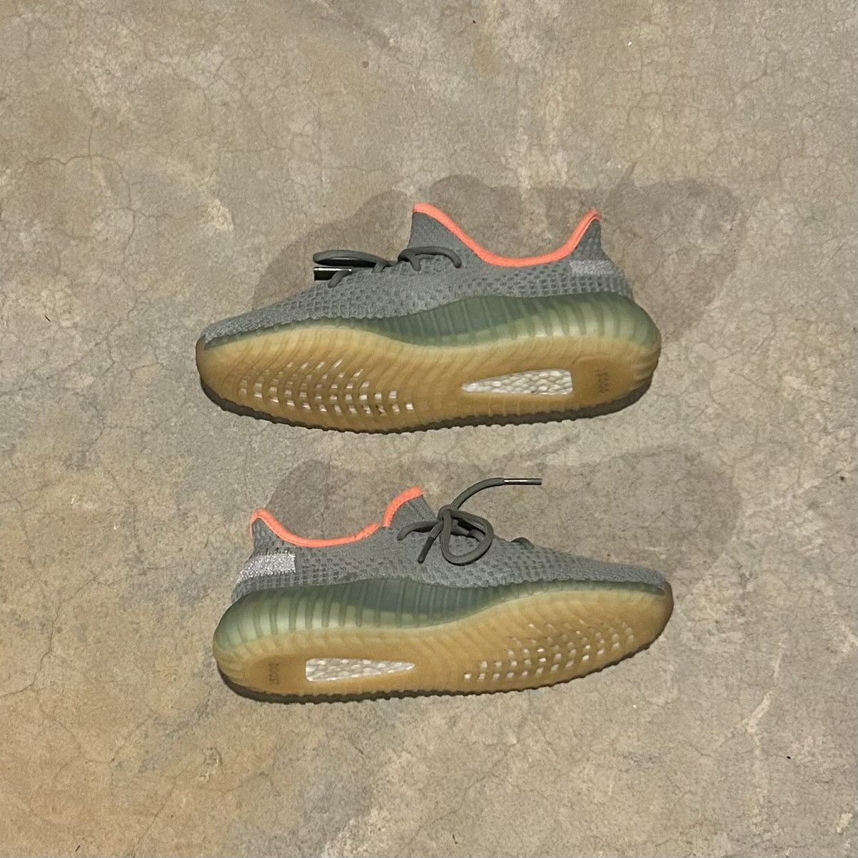 Yeezy Adidas Yeezy Boost 350 V2 Desert Sage 2020 US 8 Size US 8 / EU 41 - 4 Thumbnail