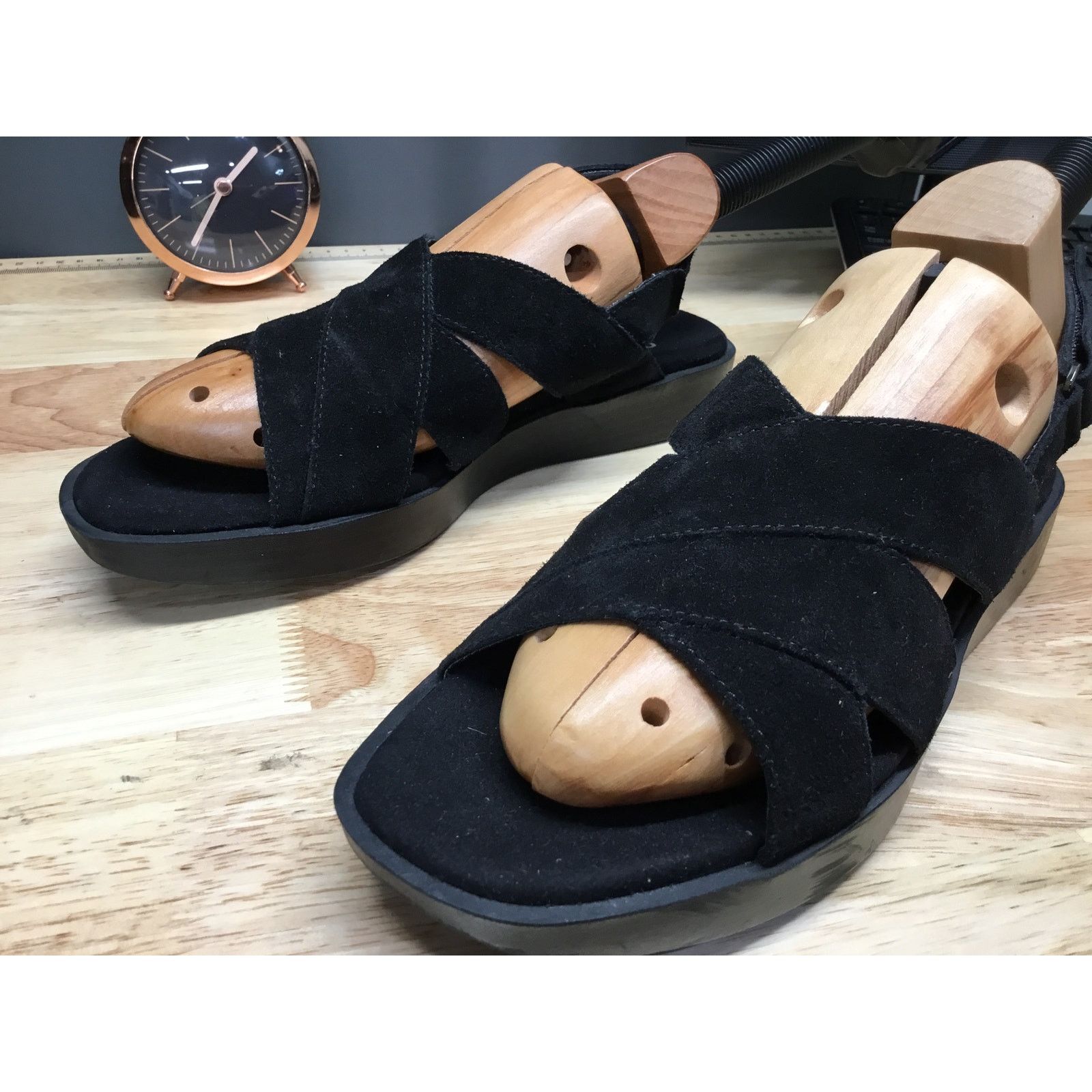 Other Munro Micah Crisscross Slingback Black Suede Sandals Women 8 Size US 8 / IT 38 - 4 Thumbnail