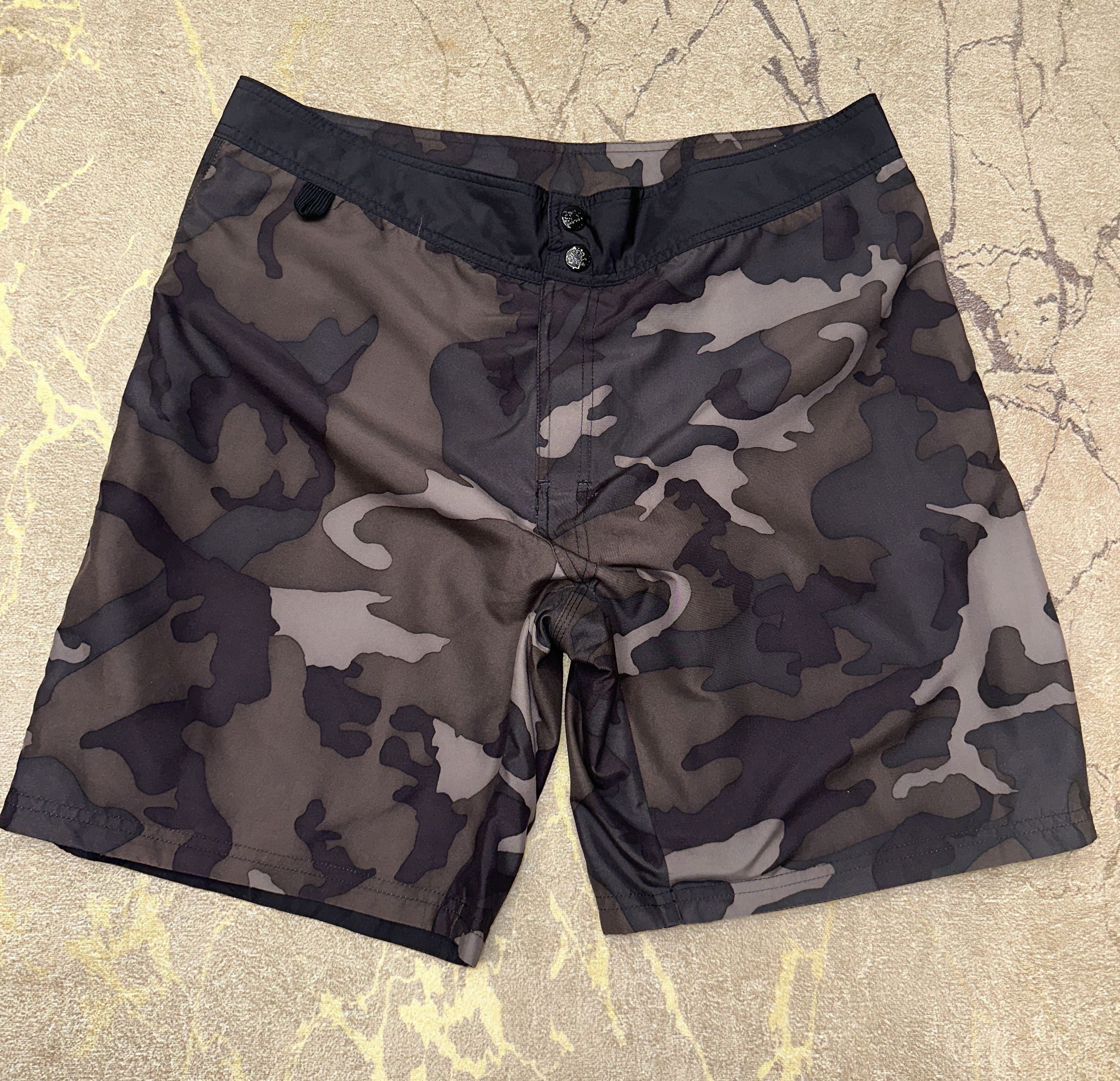 Sundek Rare Camo Reversible Sundek 34 Long Beach Trunks Size 34 M Size US 34 / EU 50 - 1 Thumbnail
