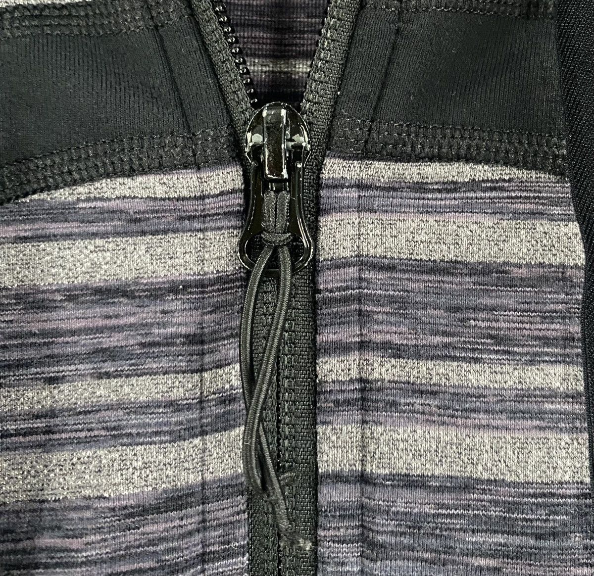 Lululemon Lululemon Stride Grey Stripe Jacket Women’s Size 10 Size L / US 10 / IT 46 - 8 Thumbnail
