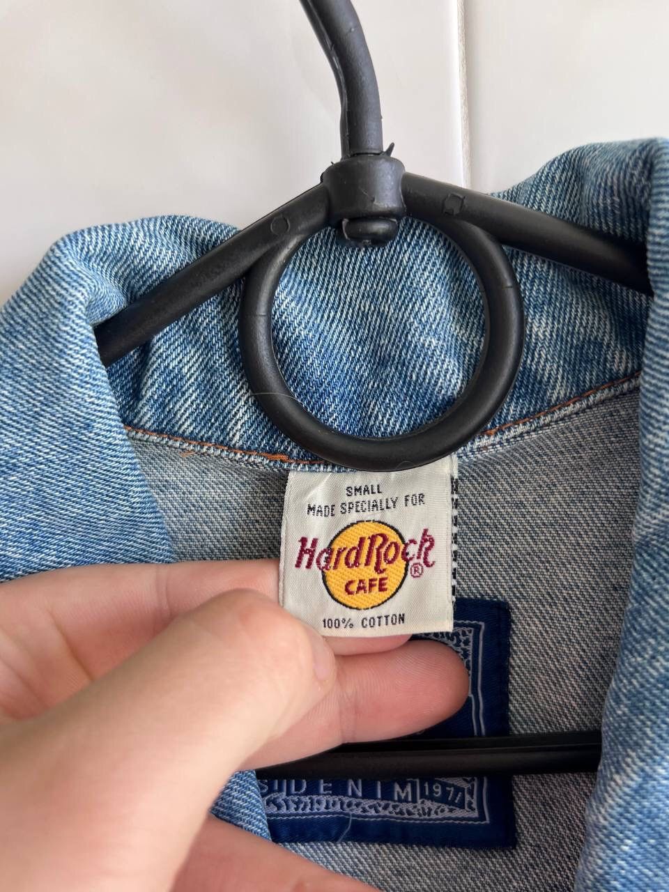 Vintage Vintage 1990s Hard Rock Cafe Beijing China Denim Jacket S Size US S / EU 44-46 / 1 - 12 Thumbnail