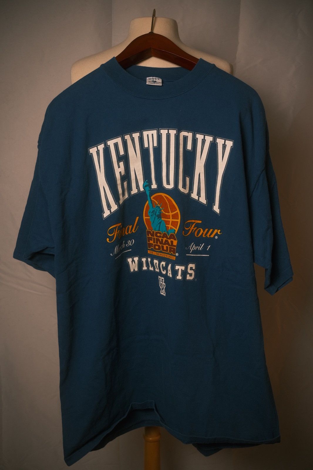 Other Vintage Kentucky Wildcats 1996 Final Four Crewneck T-Shirt Size US XL / EU 56 / 4 - 1 Thumbnail