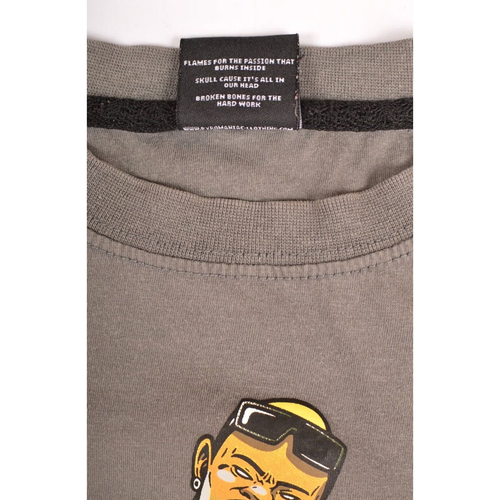Bones Rare Pyromaniac Clothing Vintage Skate T-Shirt Tee Skull Flames Bones Size M Men Gray XS? Size US M / EU 48-50 / 2 - 4 Thumbnail