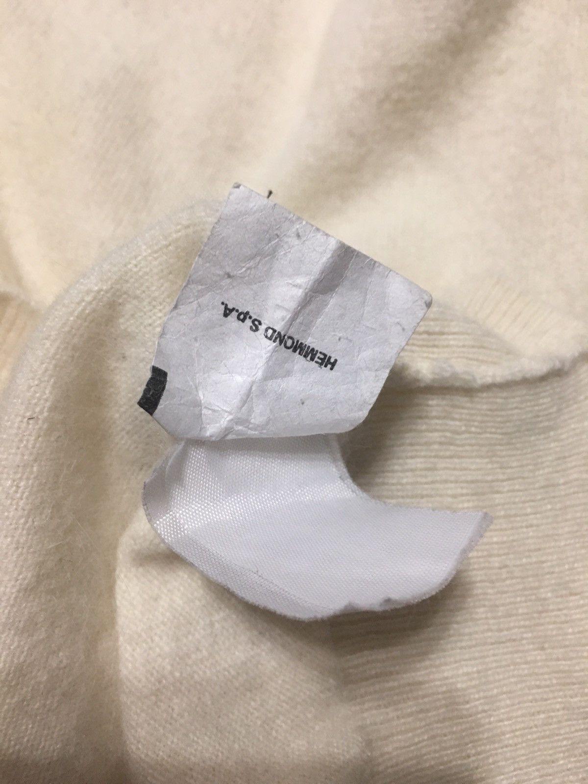 Valentino × Vintage VALENTINO Sport Ivory Cashmere V-neck Vintage Sweater Size M / US 6-8 / IT 42-44 - 14 Thumbnail