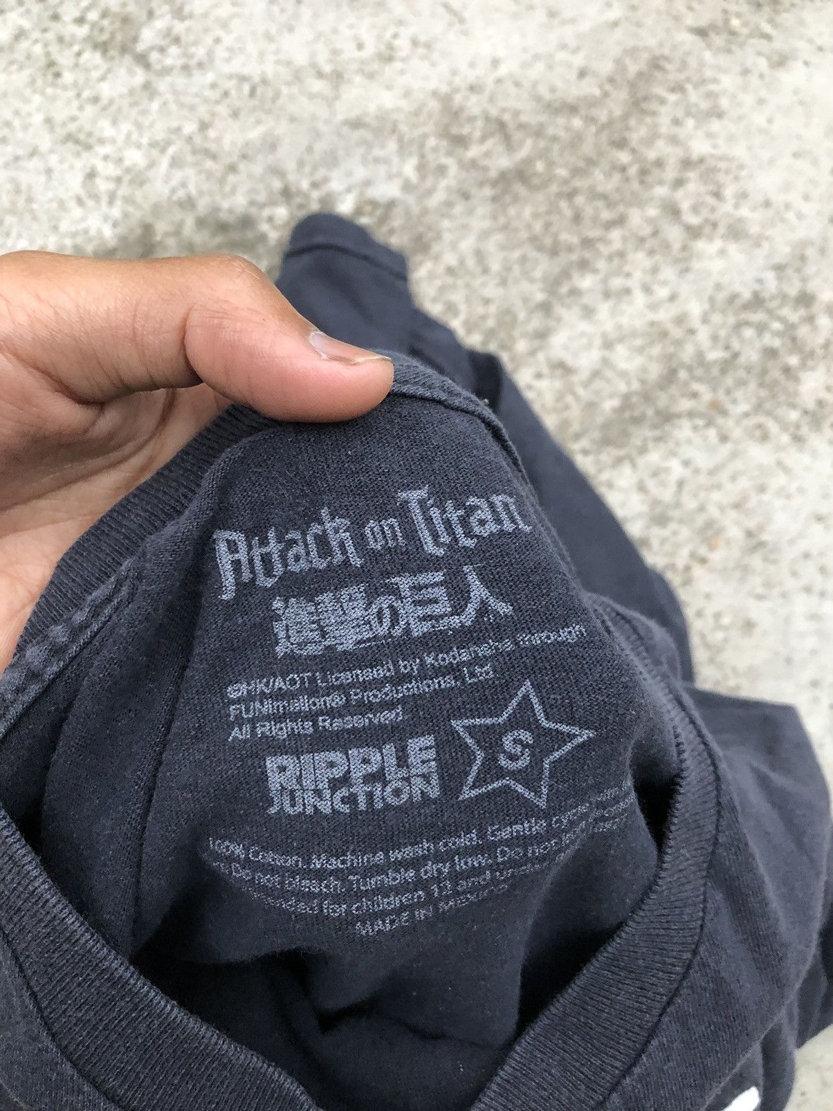 Anime × Japanese Brand ATTACK ON TITAN FADED TEE Size US S / EU 44-46 / 1 - 4 Thumbnail