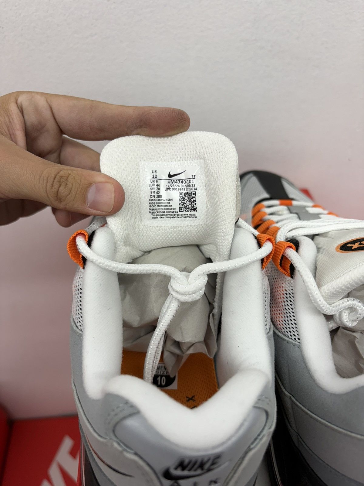 Nike Nike Air Max 95 Mandarin Size US 10 / EU 43 - 3 Thumbnail