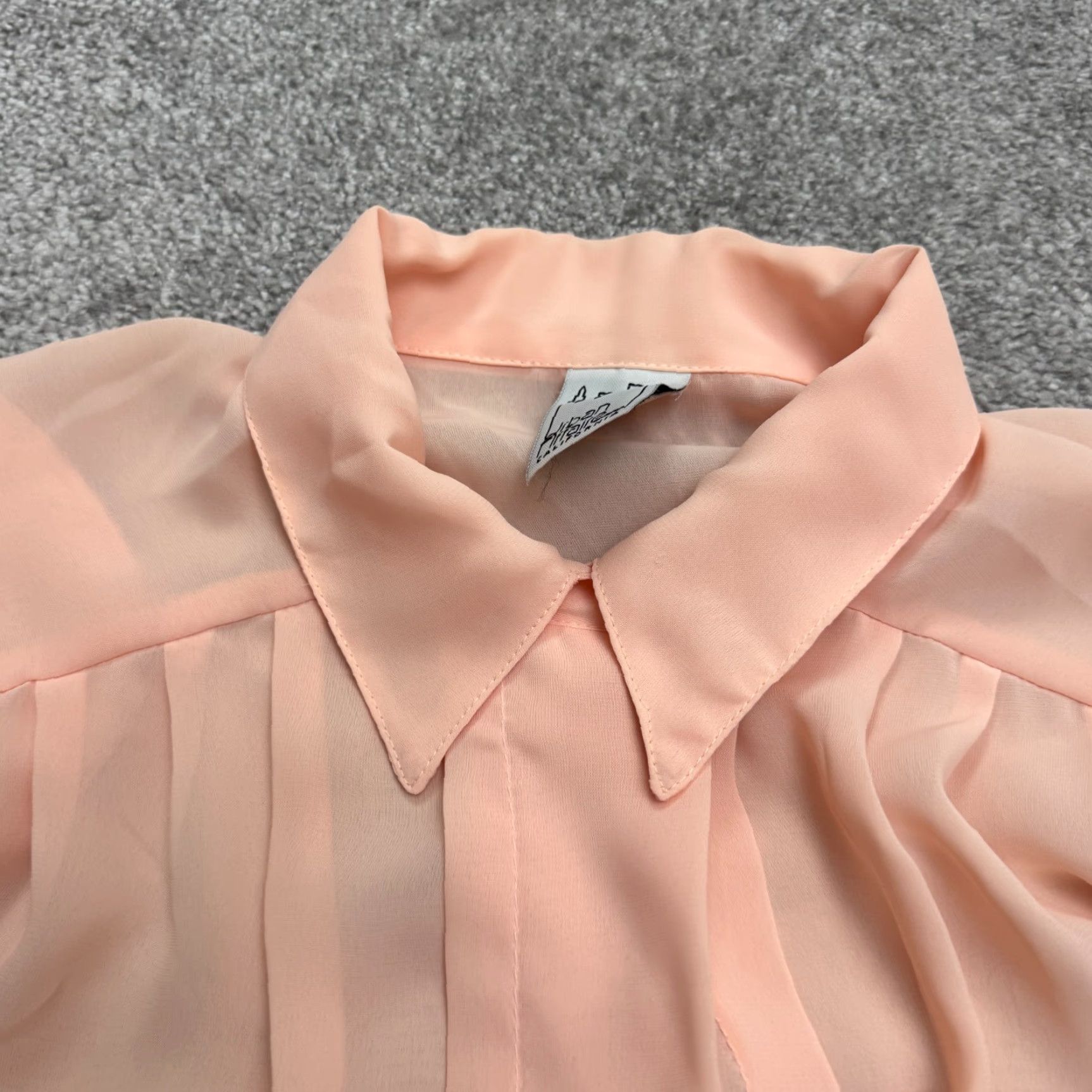 Vintage VINTAGE Urban Affaire Blouse 80's 14 Peach Hidden Button Down Pleat Sheer Womens Size XL / US 12-14 / IT 48-50 - 4 Thumbnail