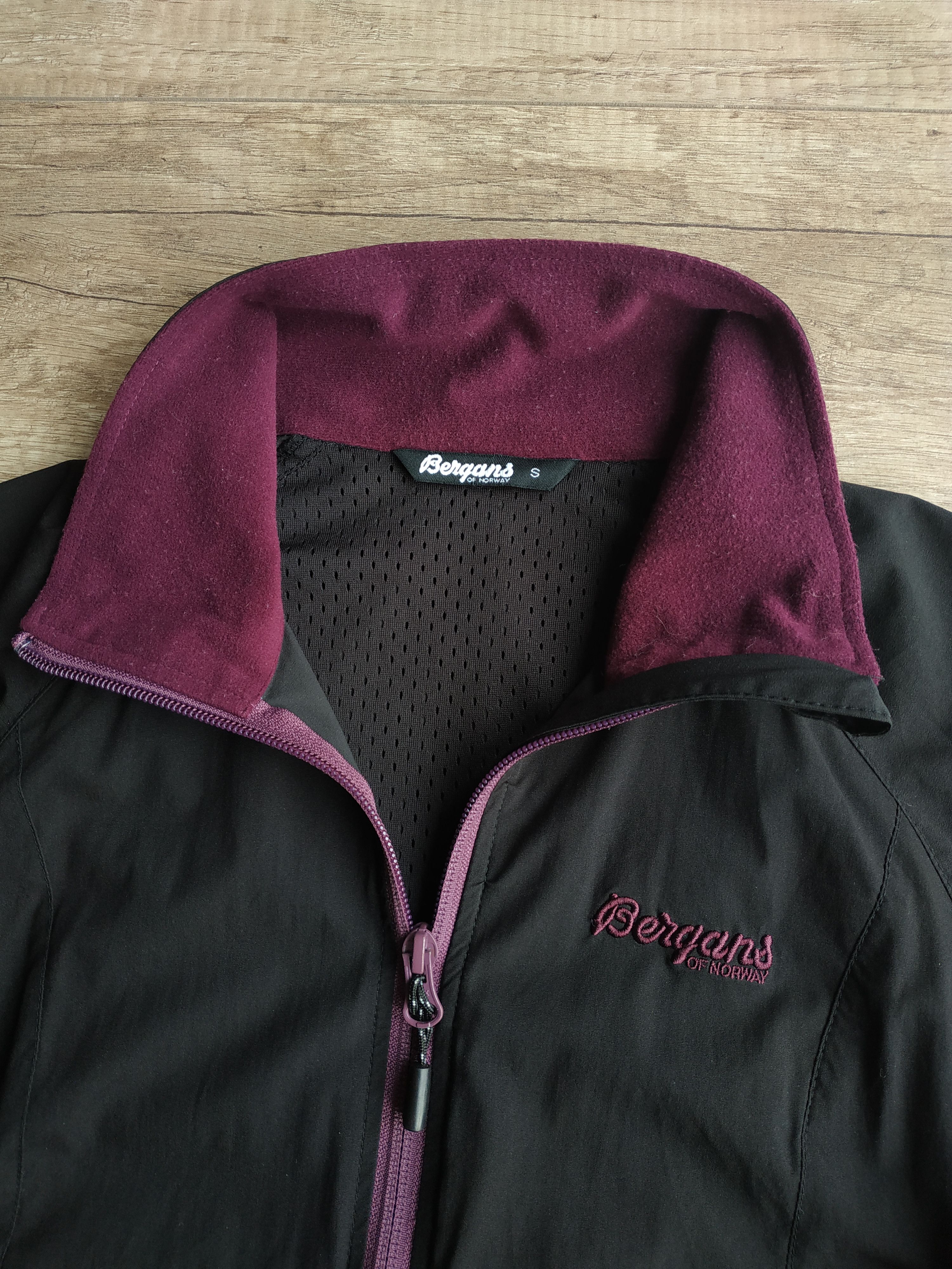 Bergans of Norway Bergans of Norway Women's Windstopper Laght Jacket, s. SMALL Size S / US 4 / IT 40 - 6 Thumbnail