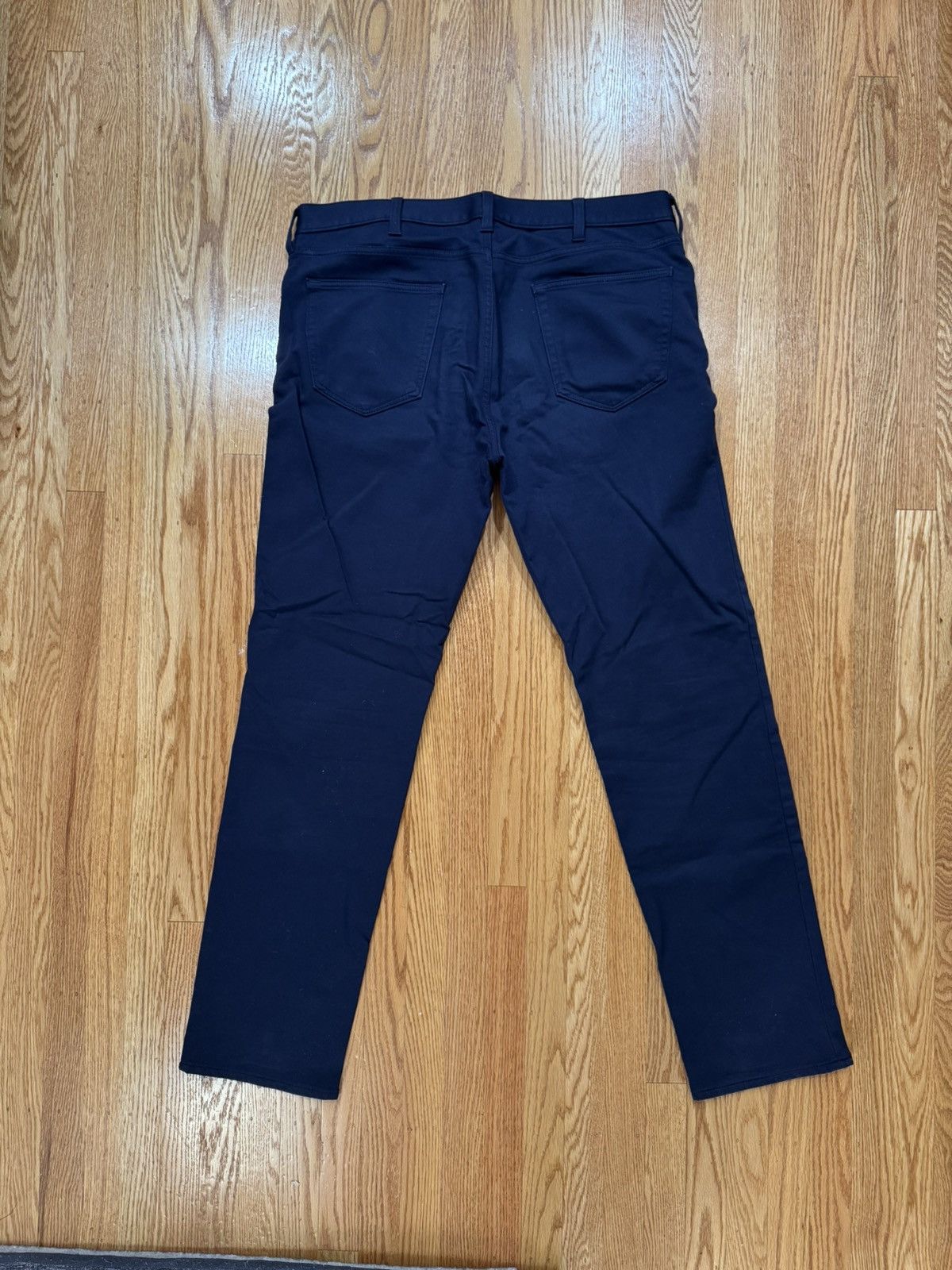 Banana Republic Banana Republic Slim Fit Traveler Pants in Navy - 38/34 Size US 38 / EU 54 - 2 Thumbnail
