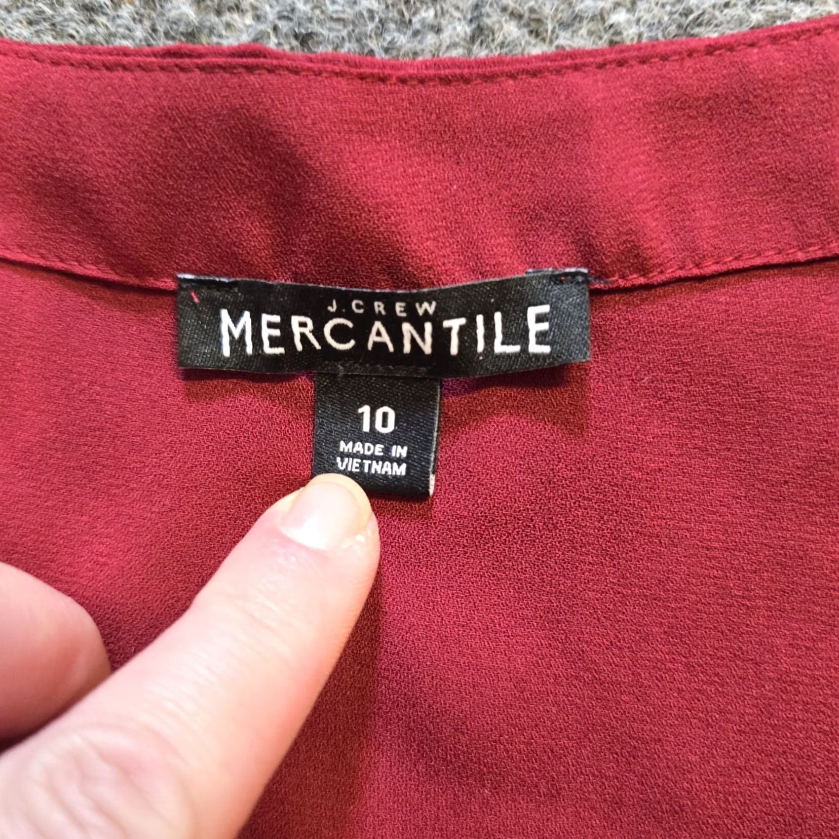 J.Crew J.CREW Blouse Womens Size 10 Red Sheer V-Neck Bell Sleeve Classic Fall Capsule Casual Shirt Size L / US 10 / IT 46 - 4 Thumbnail