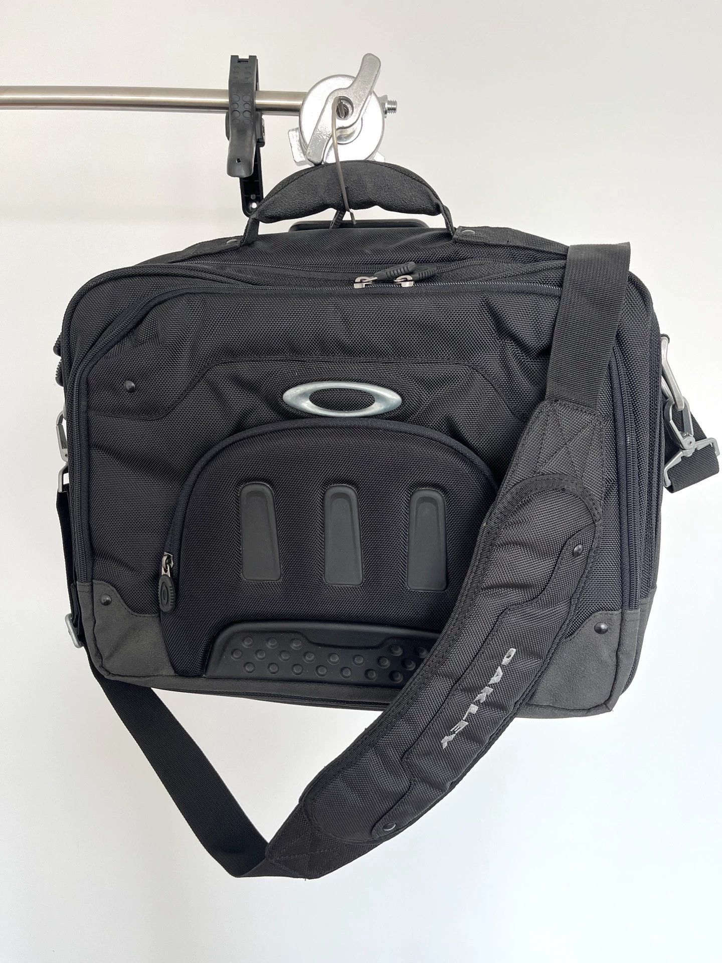 Oakley Vintage Oakley Shoulder Bag Size ONE SIZE - 1 Thumbnail