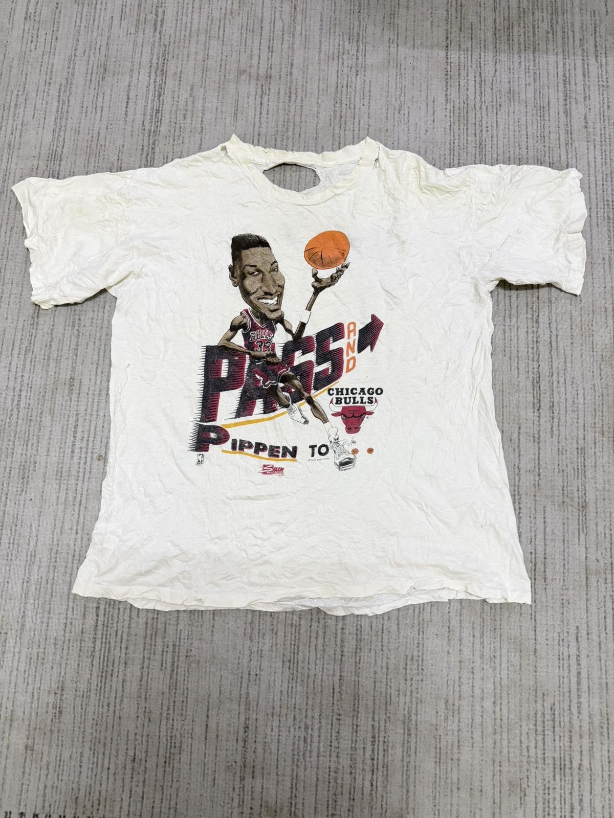 Vintage Vintage 1991 scottie pippen x jordan tshirt Size US L / EU 52-54 / 3 - 1 Thumbnail