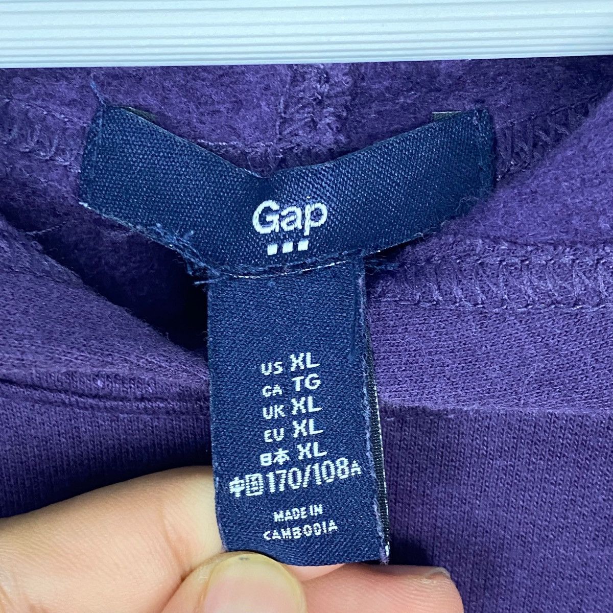 Other Vintage GAP Hoodie Big Logo Embroidered Purple Pullover Size US XL / EU 56 / 4 - 5 Thumbnail