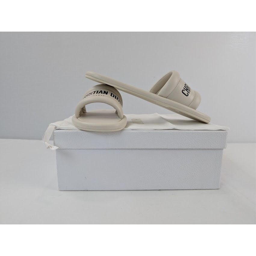 Dior o1rshd1 Every-D Embossed Lambskin Slide Sandal in Off White Size US 7 / EU 40 - 19 Thumbnail