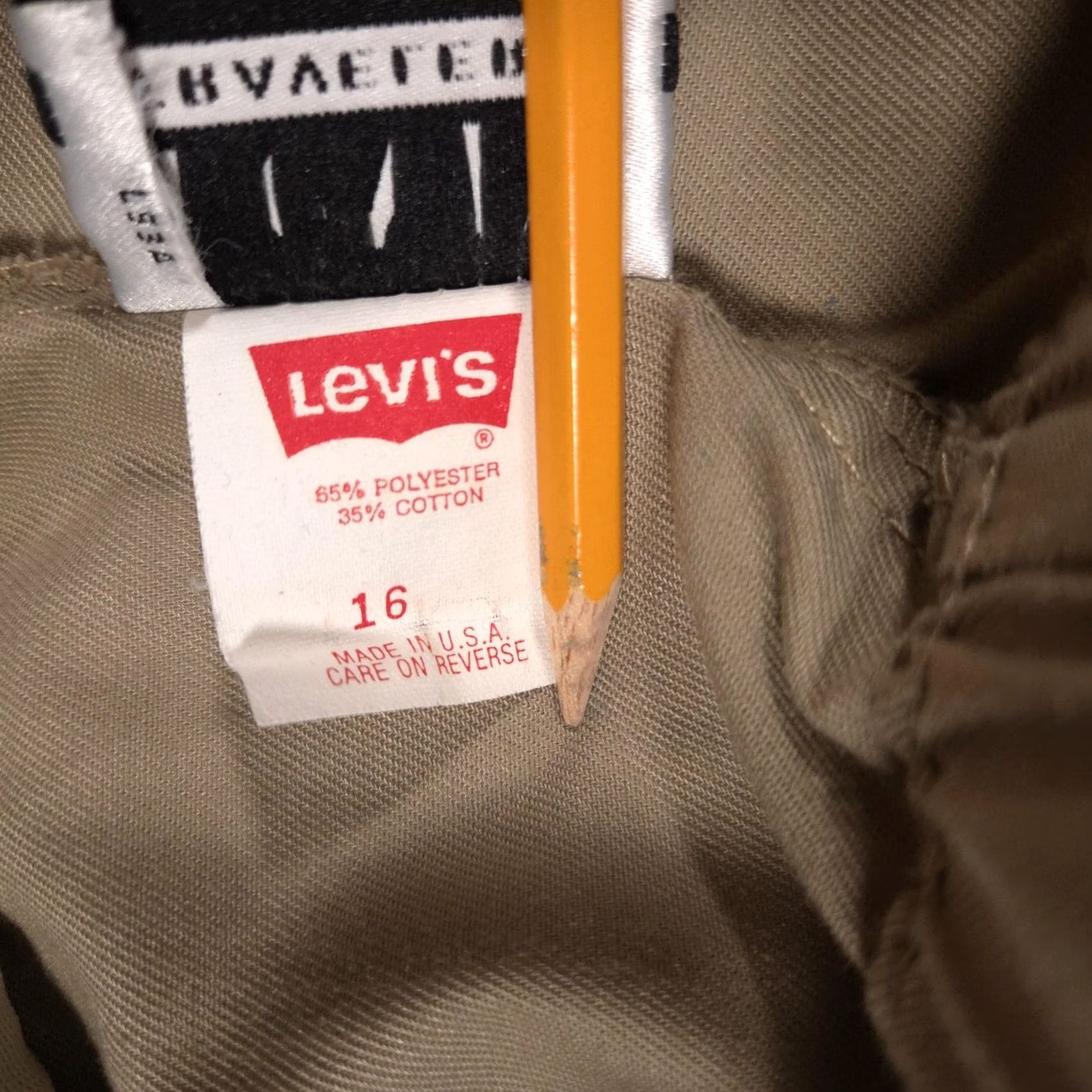 Levi's VINTAGE Levi's Travelers Pants Womens 16 Elastic Waist Easy Care Classic Fit Khaki Beige 24.5in Inseam Women's Pants Size 38" / US 16 / IT 52 - 7 Thumbnail
