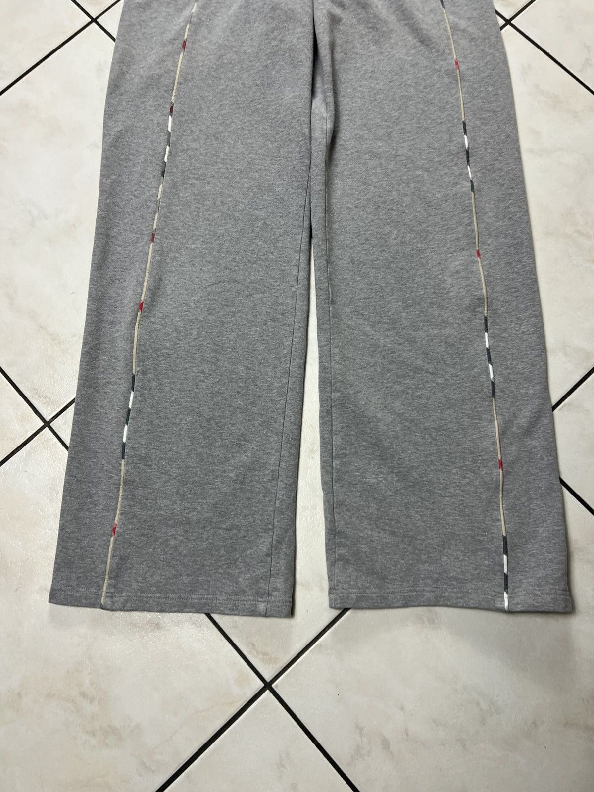 Burberry Vintage Burberry y2k juicy stripe check baggy sweatpants Size 27" / US 4 / IT 40 - 10 Thumbnail
