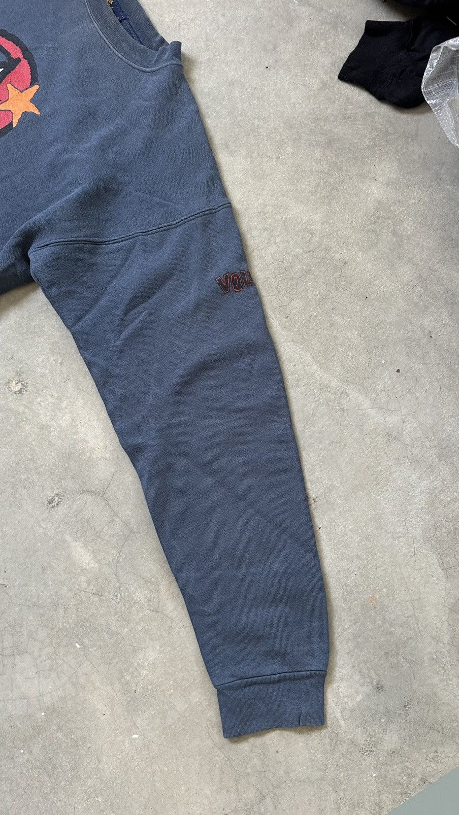Volcom VINTAGE VOLCOM STONE WELL WORN SWEATSHIRT Size US L / EU 52-54 / 3 - 3 Thumbnail