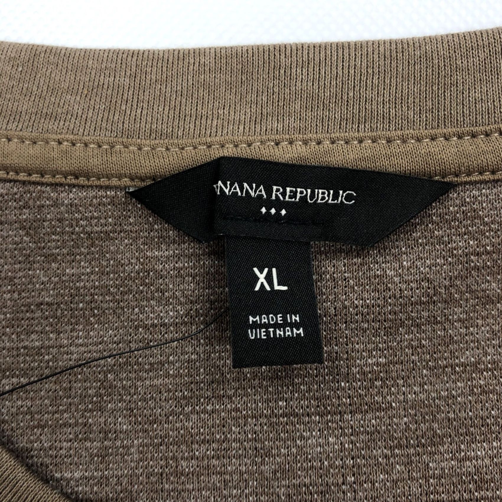 Banana Republic VINTAGE Banana Republic Men's Brown Waffle Knit Henley Long Sleeve T-Shirt XL NWT Size US XL / EU 56 / 4 - 3 Thumbnail