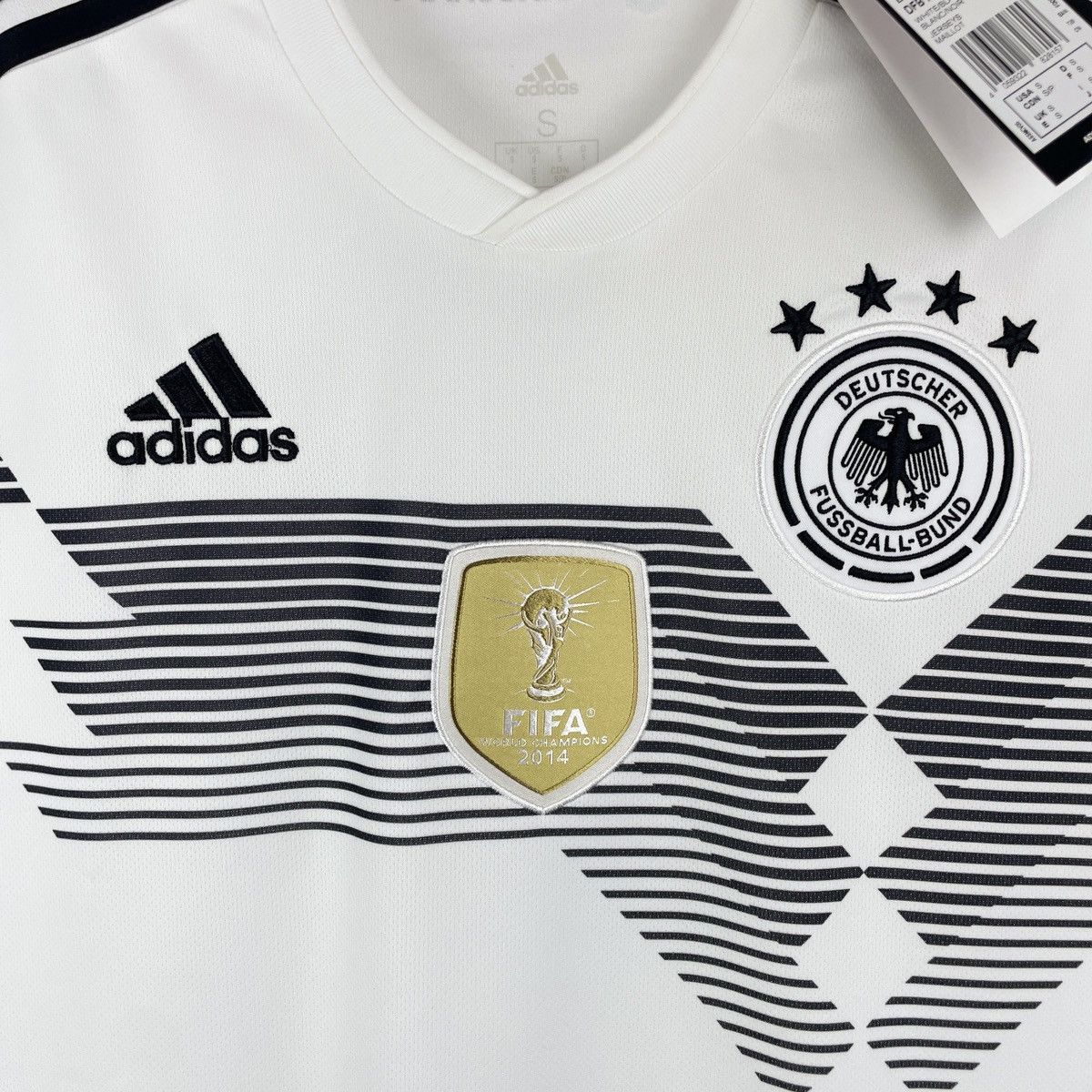 Adidas Germany Adidas Genuine Home Jersey Shirt 2018/2019 size S Size US S / EU 44-46 / 1 - 2 Thumbnail