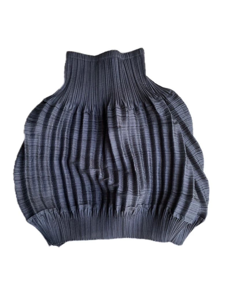 Issey Miyake Issey Miyake size:2 Black balloon skirt Size 31" - 2 Thumbnail