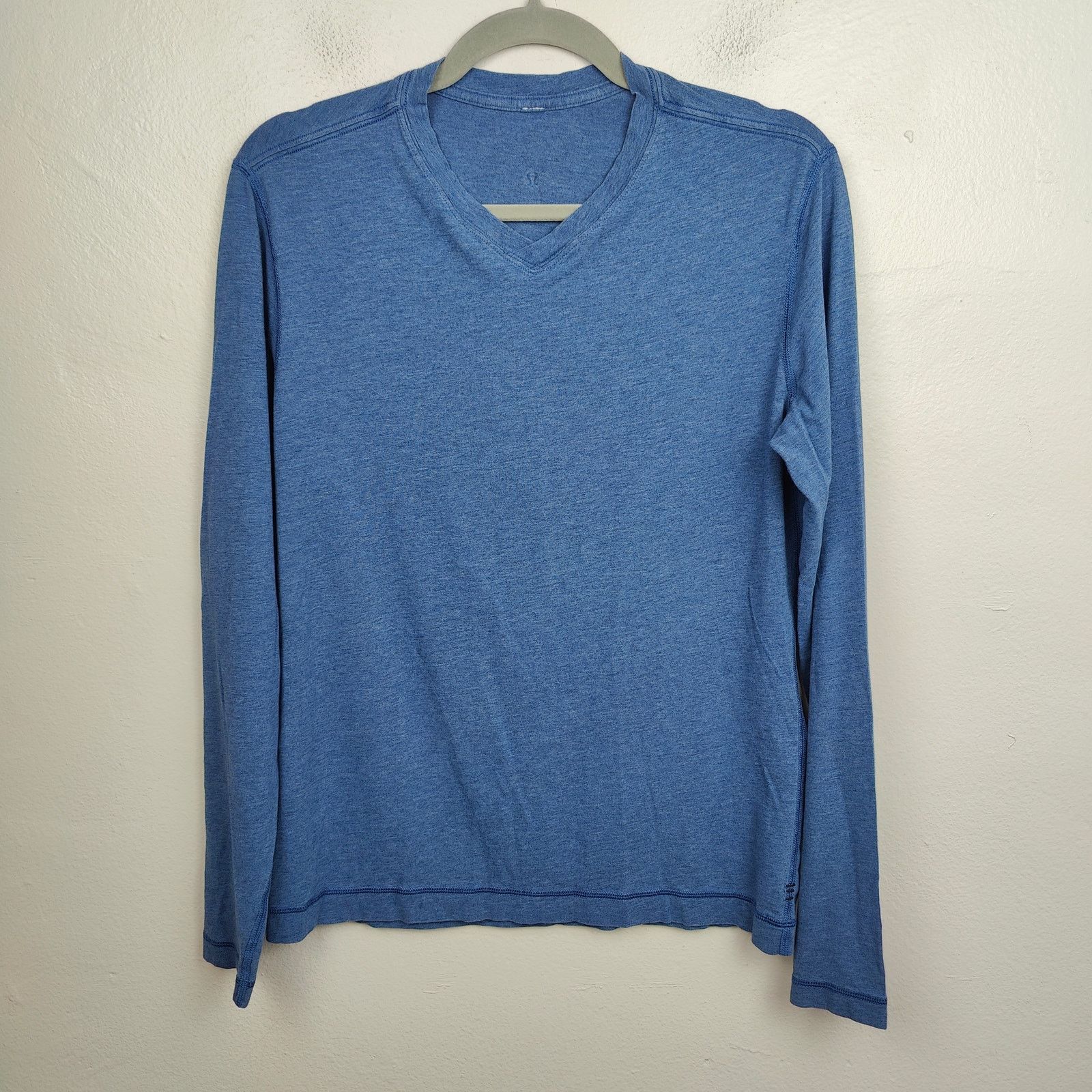 Lululemon Lululemon V-Neck T-Shirt Womens Medium Blue Heather Size M / US 6-8 / IT 42-44 - 1 Thumbnail