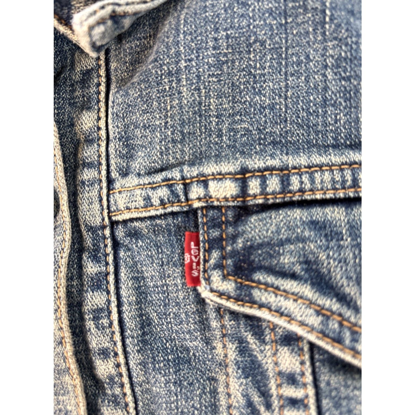 Levi's VINTAGE Levis Denim Jacket Womens Medium Light Wash Distressed Trucker Y2K Ladies Blue 90s Classic Mens Womens Girls Size M / US 6-8 / IT 42-44 - 5 Thumbnail