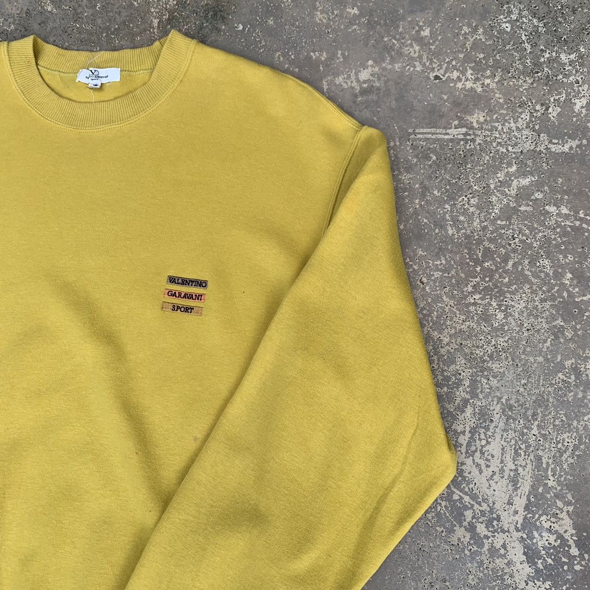 Valentino Valentino Garavani Crewneck Embroidered Logo Size US M / EU 48-50 / 2 - 5 Thumbnail
