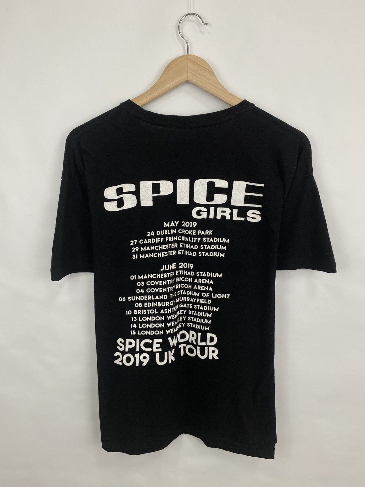 Band Tees 🇺🇸 Spice Girls 2019 Spice World Tour UK Band T-Shirt Y2K Hype Size US M / EU 48-50 / 2 - 7 Thumbnail