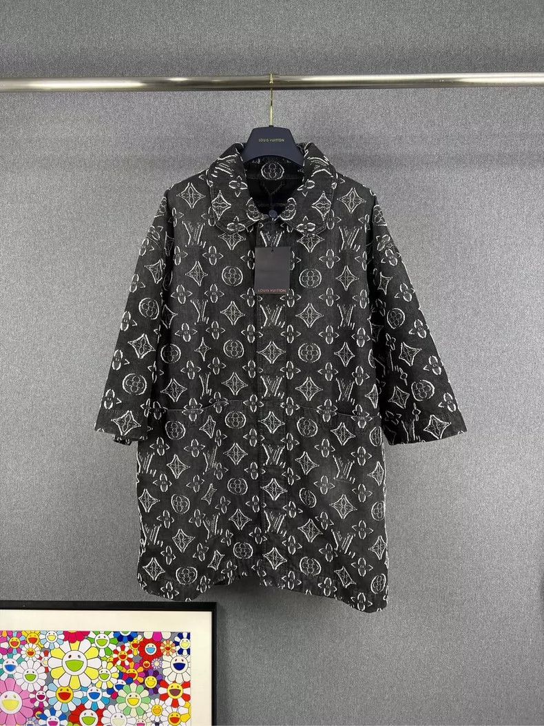 Louis Vuitton Louis Vuitton size 4l Presbyopic denim shirt with short sle Size US M / EU 48-50 / 2 - 1 Thumbnail