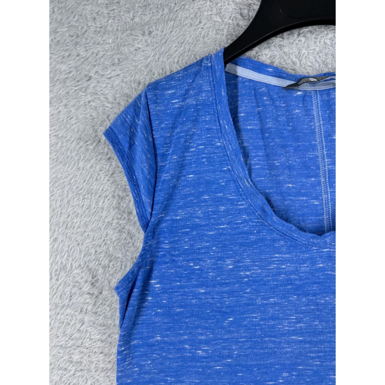 The North Face The North Face Shirt Women Medium Blue Tank Sleeveless Scoop Neck Gym Hike Womens Size M / US 6-8 / IT 42-44 - 3 Thumbnail