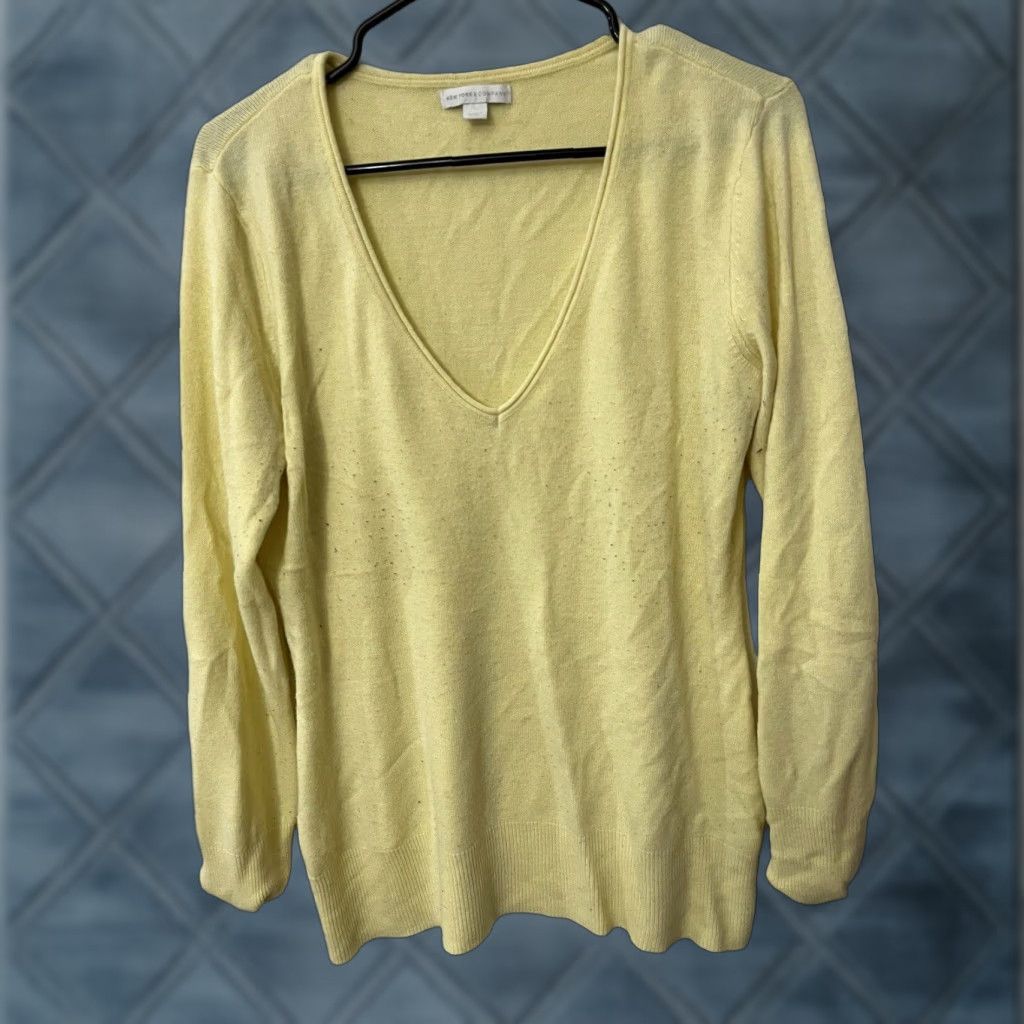 Vintage VINTAGE? Wait—not vintage per spec. The item is NYC New York & Company V Neck Sweater Women Large Yellow Pullover Knit Casual All Seasons Regular Size L / US 10 / IT 46 - 1 Thumbnail