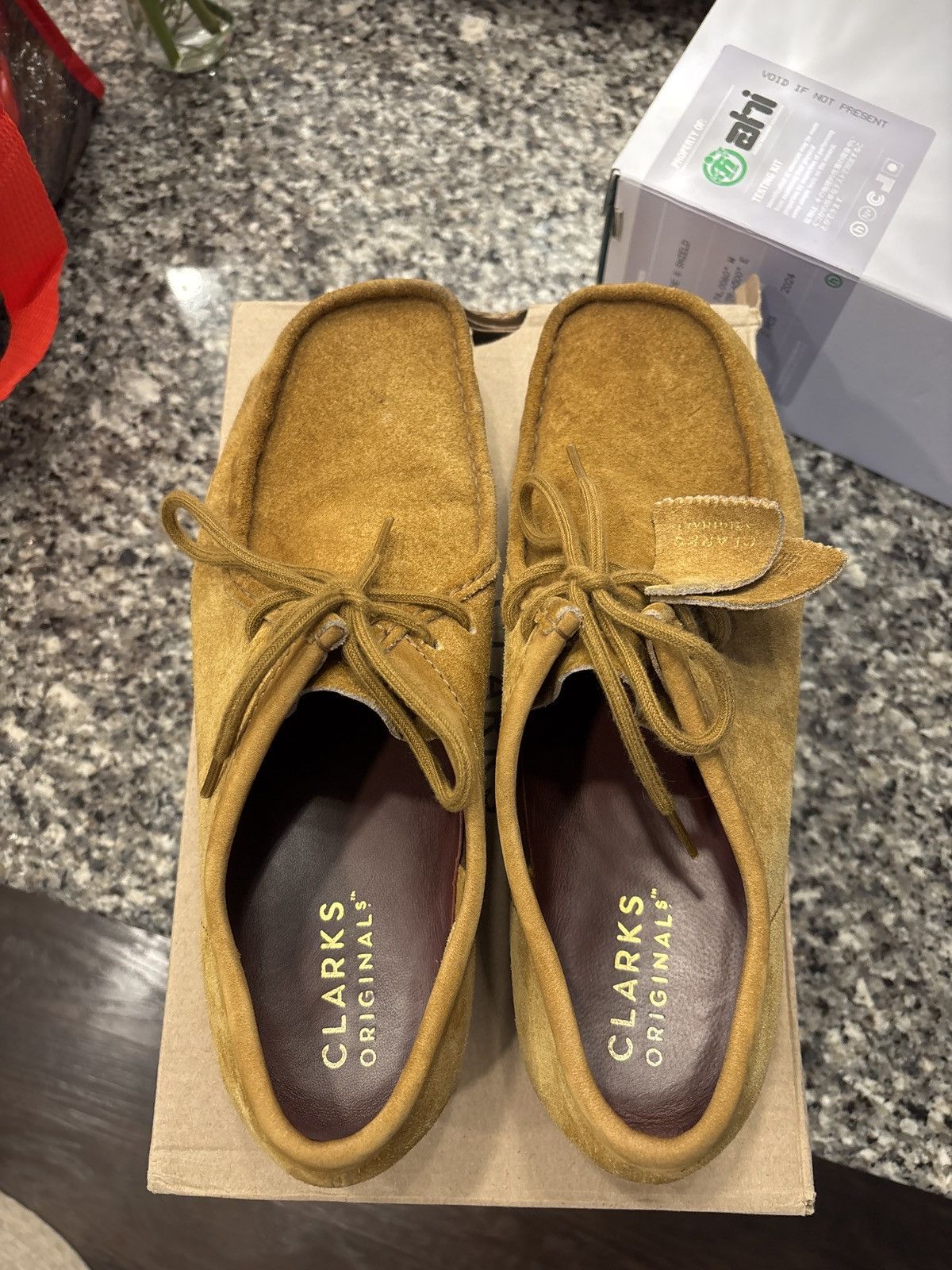 Clarks Clarks Originals Wallabee – Oak Harry Suede – Size 12 Size US 12 / EU 45 - 8 Thumbnail