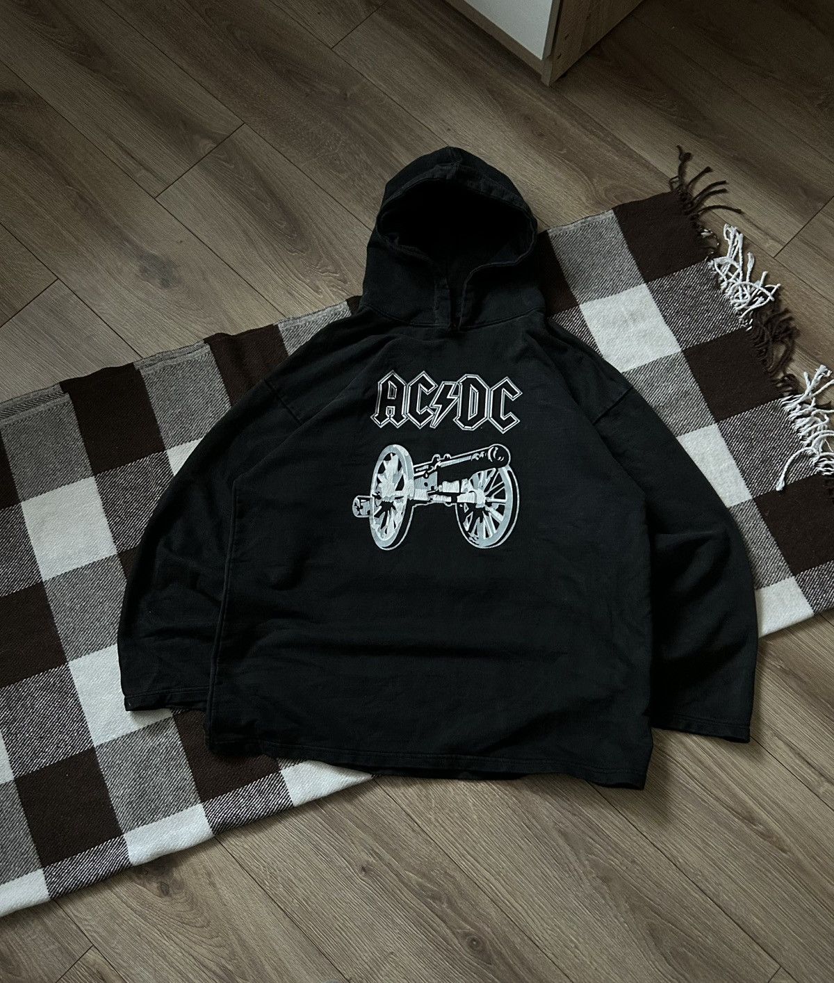 AC/DC × Vintage Vintage AC&DC big logo hoodies y2k rock faded Size US XL / EU 56 / 4 - 1 Thumbnail