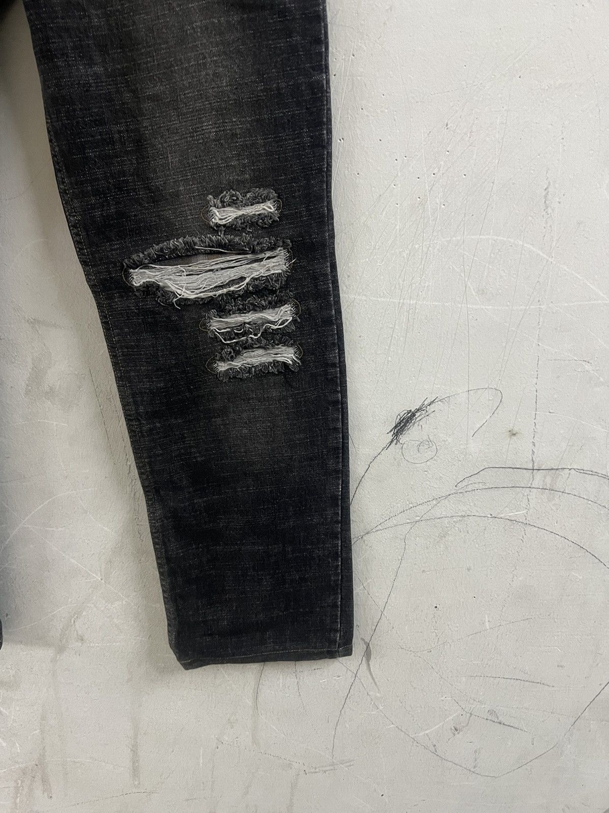 If Six Was Nine × Japanese Brand THRASHED NYLAUS DISTRESSED DENIM PANT Size US 32 / EU 48 - 4 Thumbnail