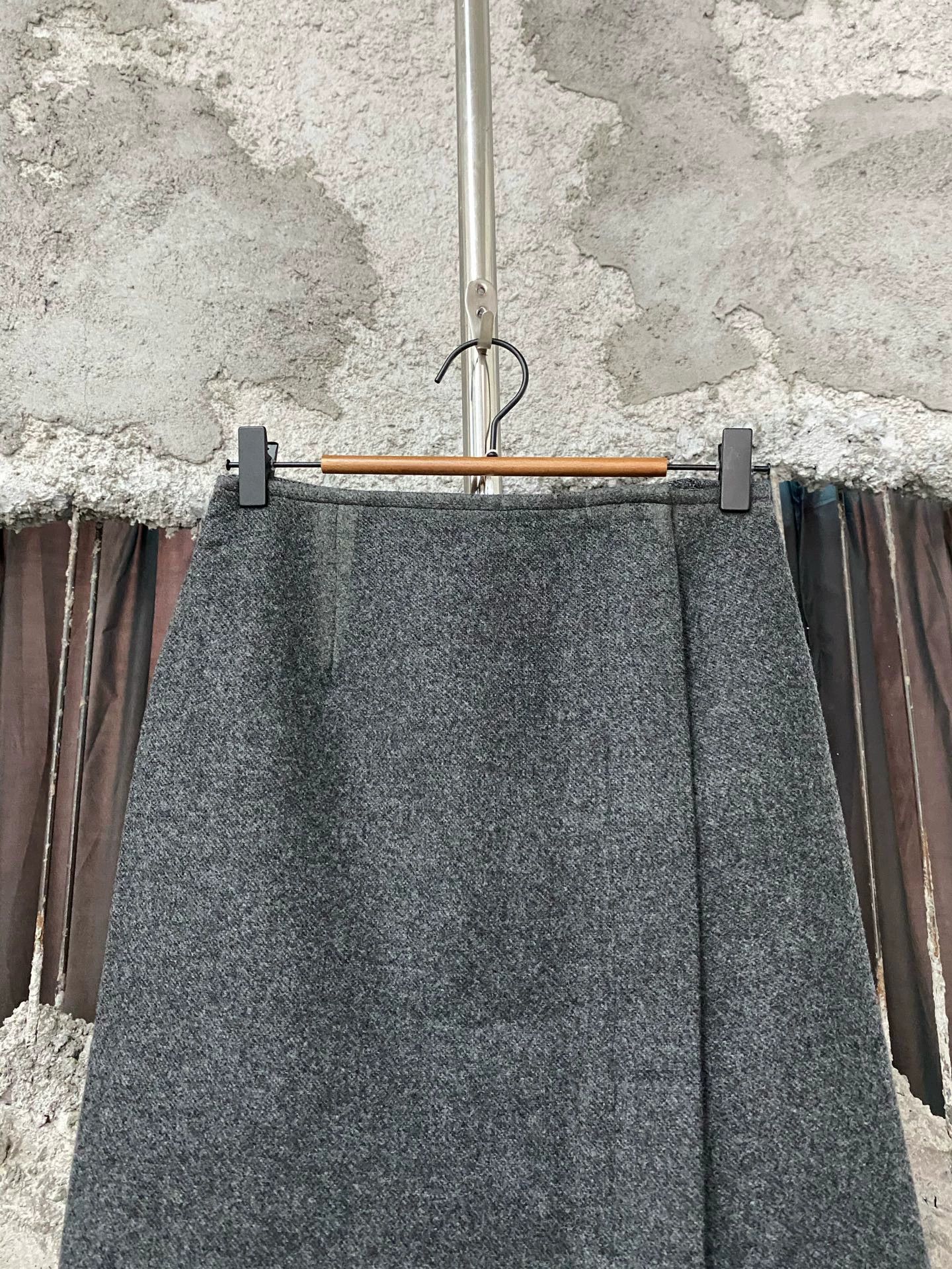 Prada Prada Wool Bodycon Skirt 38 New Size 27" / US 4 / IT 40 - 3 Thumbnail