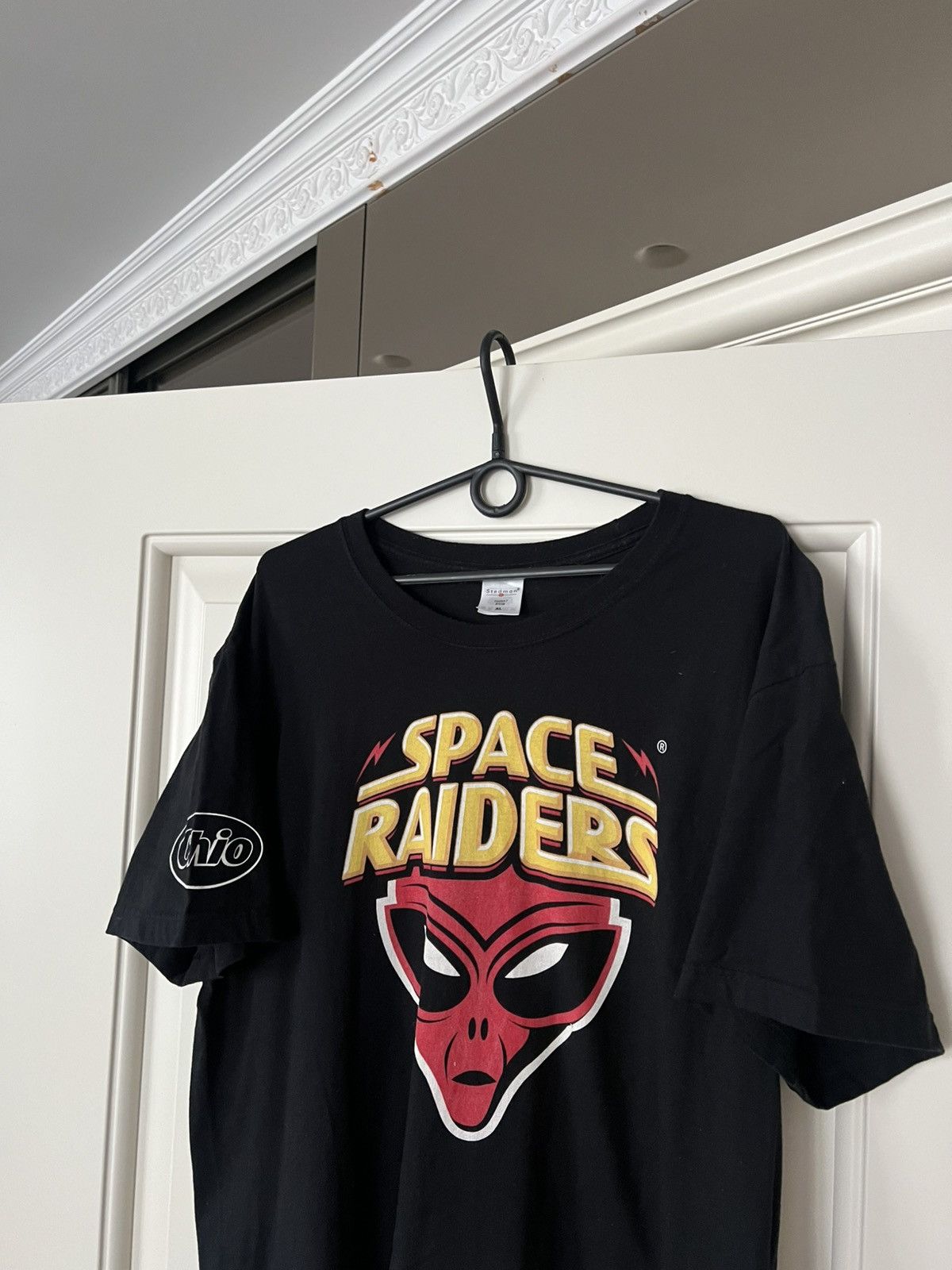 Vintage Vintage Space Raiders Alien Graphic T-Shirt Size US XL / EU 56 / 4 - 2 Thumbnail