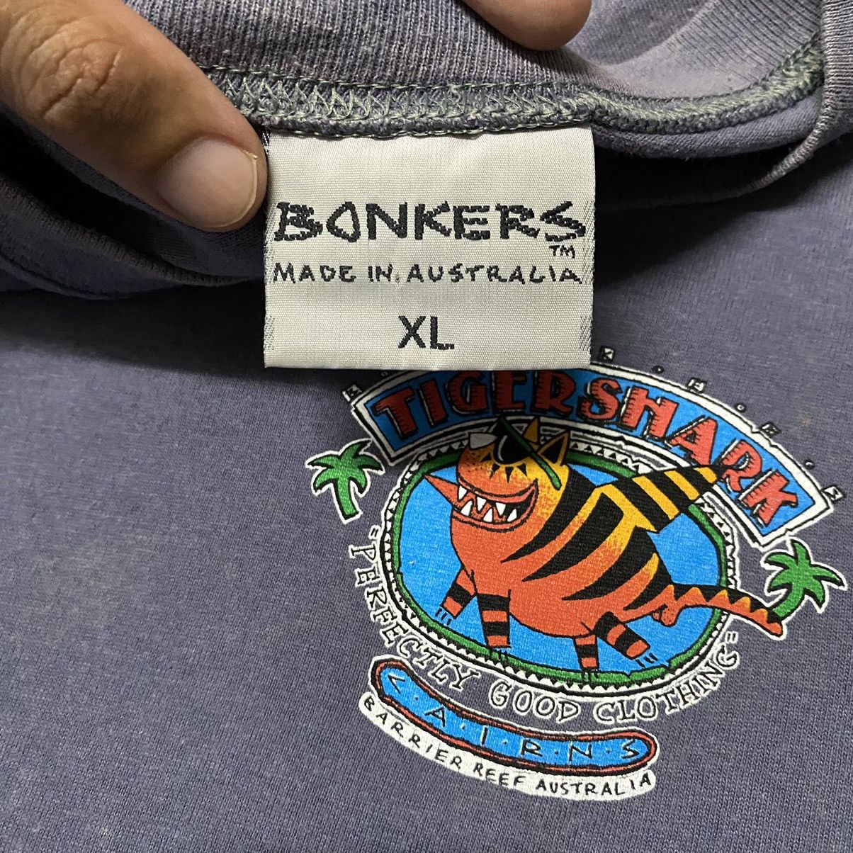 Vintage VINTAGE 1996 BONKERS TIGERSHARK SURFING T SHIRT Size US XL / EU 56 / 4 - 4 Thumbnail
