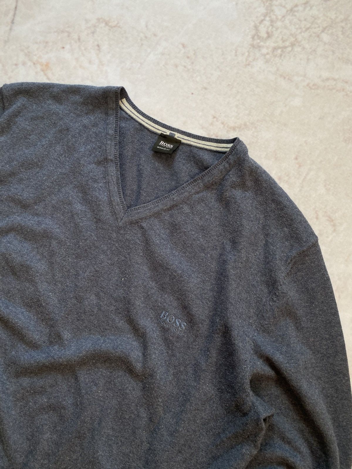 Hugo Boss × Vintage Luxury Hugo Boss V Collar Blue Sweater Size US L / EU 52-54 / 3 - 4 Thumbnail