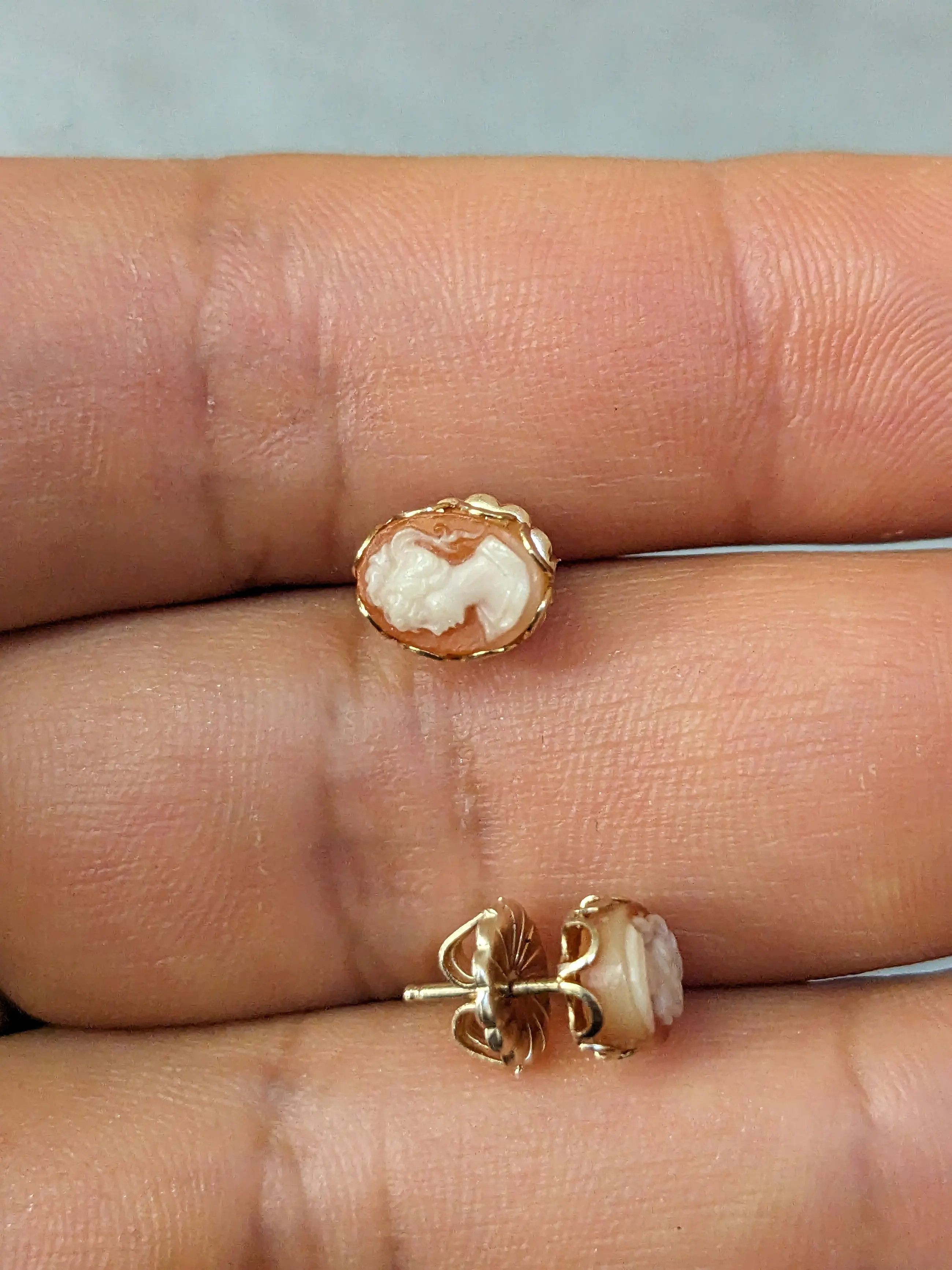 Jewelry × Vintage Vintage 14K Earrings Cameo Coral Oval Antique Woman Lady Size ONE SIZE - 9 Thumbnail