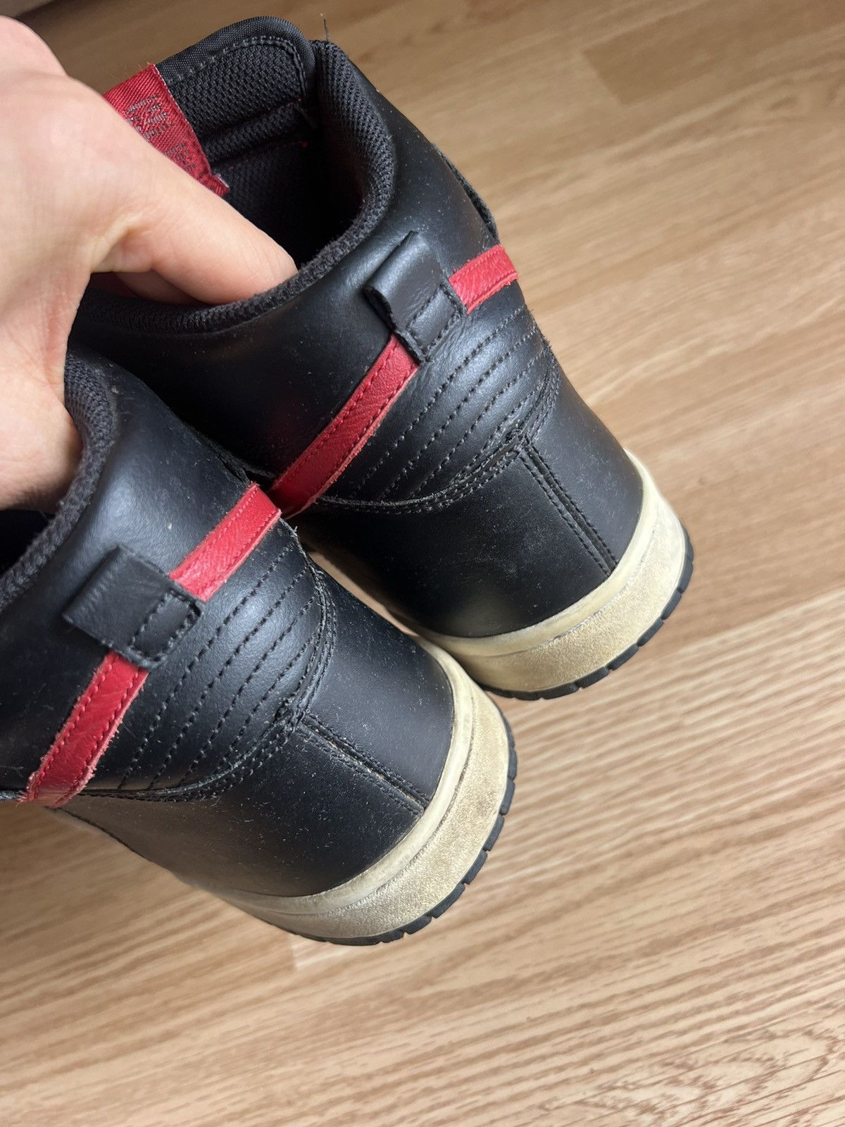 Nike Vintage Nike Dunk Hi Varsity Red Bred Black 2010 Us 10 Size US 10 / EU 43 - 7 Thumbnail