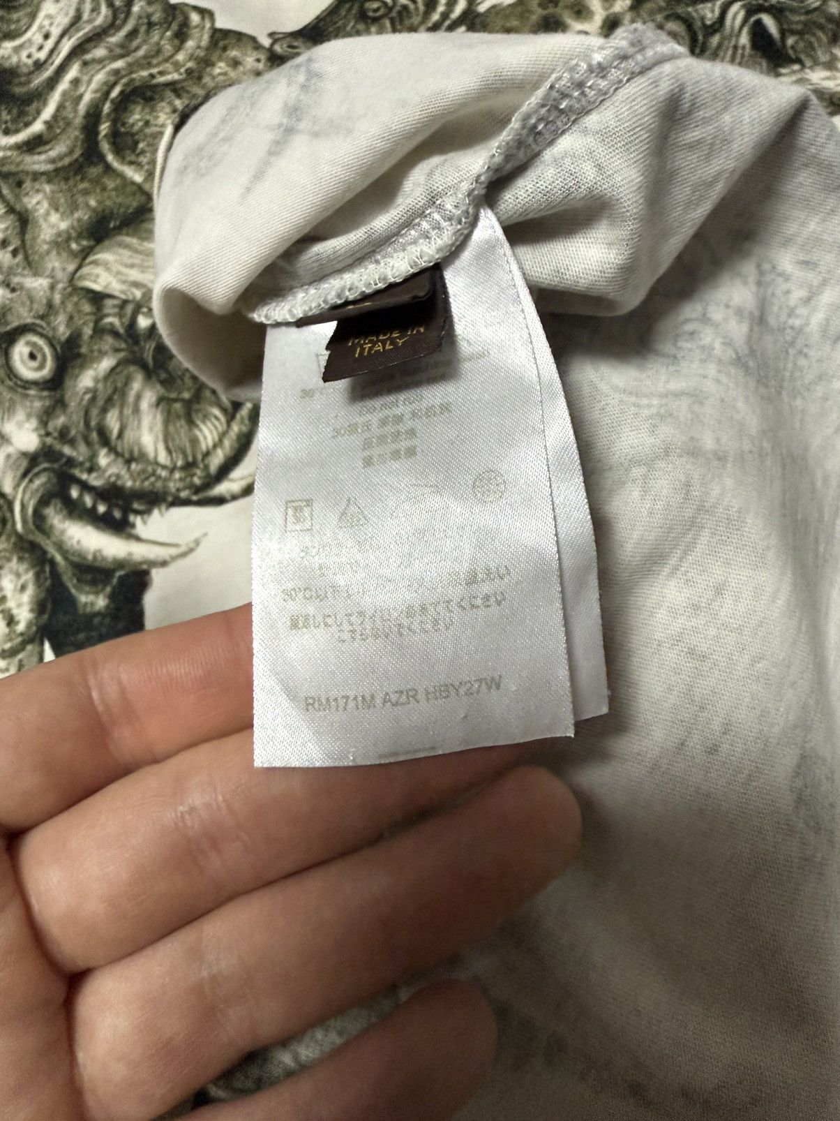 Louis Vuitton Louis Vuitton T Shirt Tee Overprinted Mens M Size Size US M / EU 48-50 / 2 - 16 Thumbnail