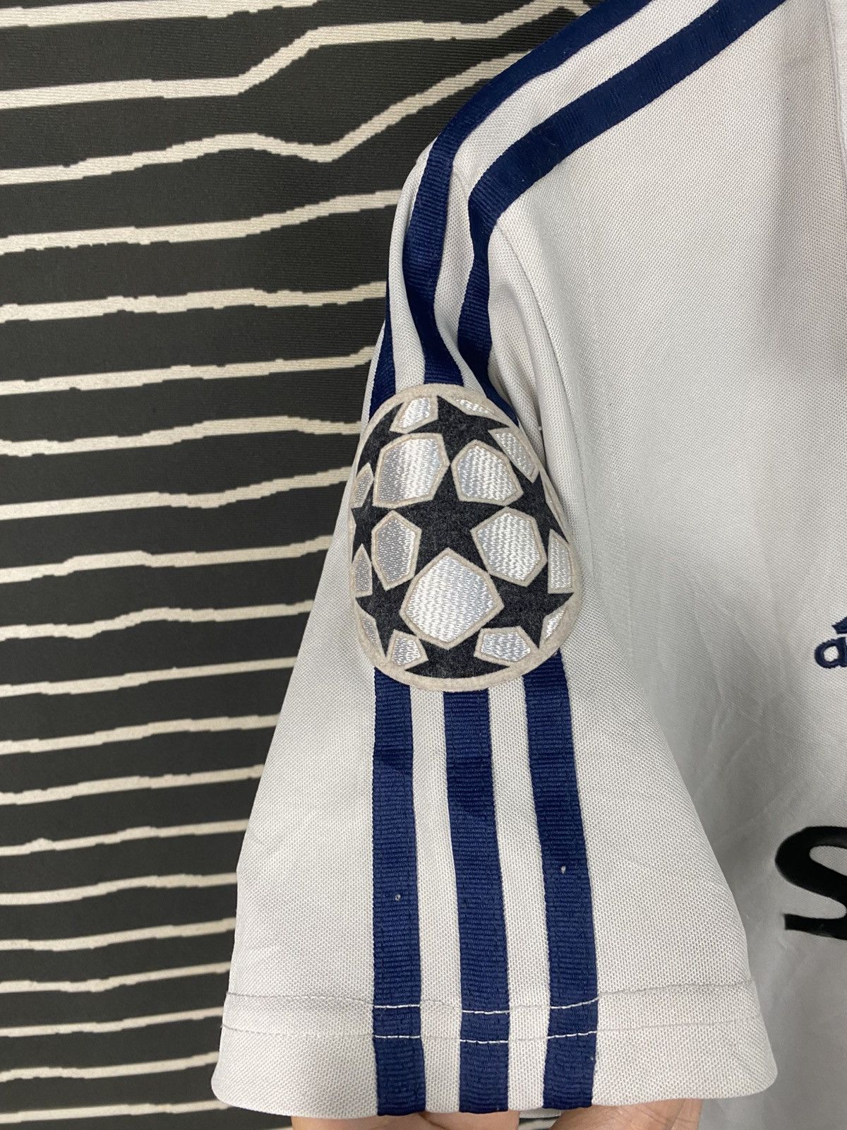 Adidas Vintage 2002/03 Real Madrid Centenary Home Jersey - Raul #7 Size US M / EU 48-50 / 2 - 5 Thumbnail