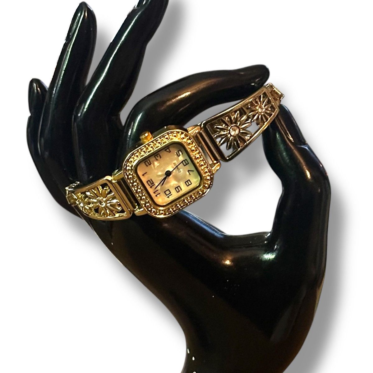 Other Gold tone flower band Quartz analog watch Size ONE SIZE - 2 Thumbnail