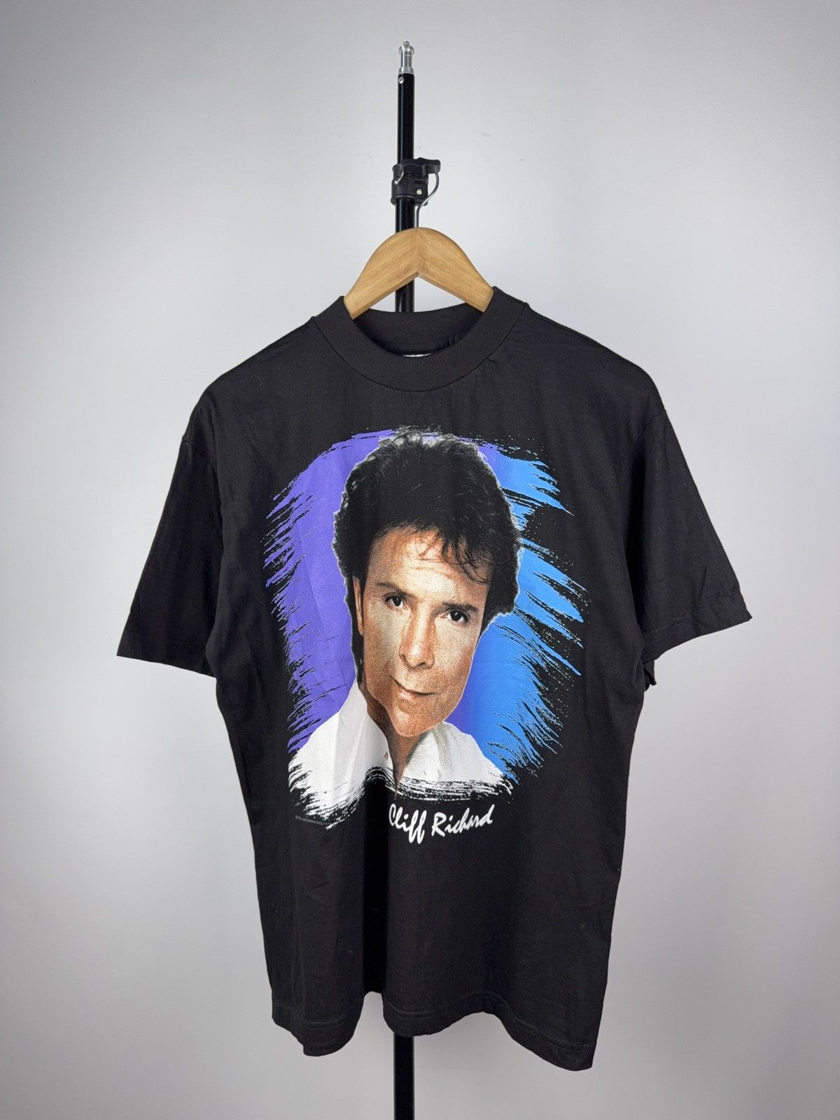 Band Tees × Vintage Vintage 90s 1994 Cliff Richard Promo logo The Tour Tee Shirt Size US M / EU 48-50 / 2 - 1 Thumbnail