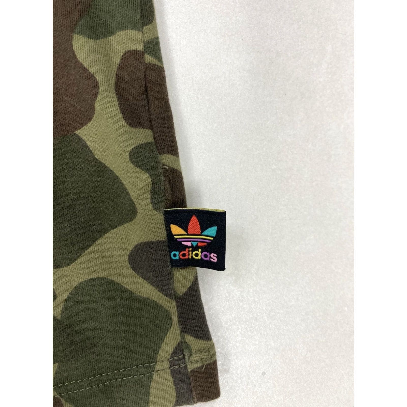 Adidas VINTAGE Adidas Pharrell Williams Hu Graphic T-shirt Men Medium Green Camo Size US M / EU 48-50 / 2 - 6 Thumbnail