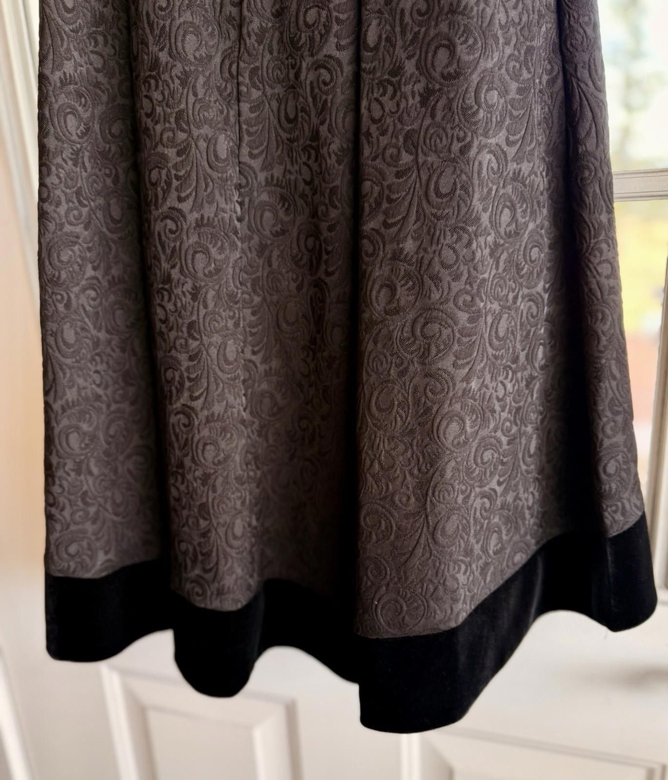 Other NWT WHBM Stunning Black Brocade Fit/Flare Dress w Velvet 4 Size S / US 4 / IT 40 - 11 Thumbnail