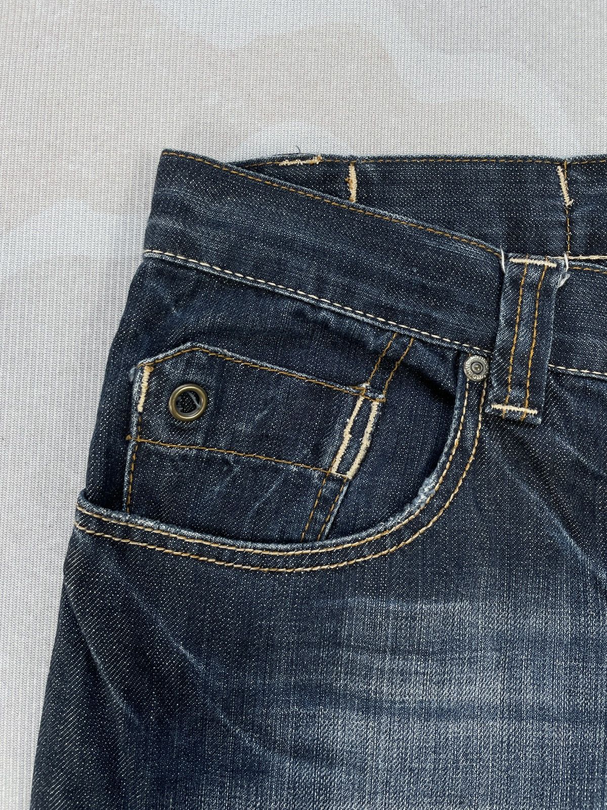 Le Grande Bleu (L.G.B.) Buckle Back Flare Jeans (P48) Size US 33 - 4 Thumbnail