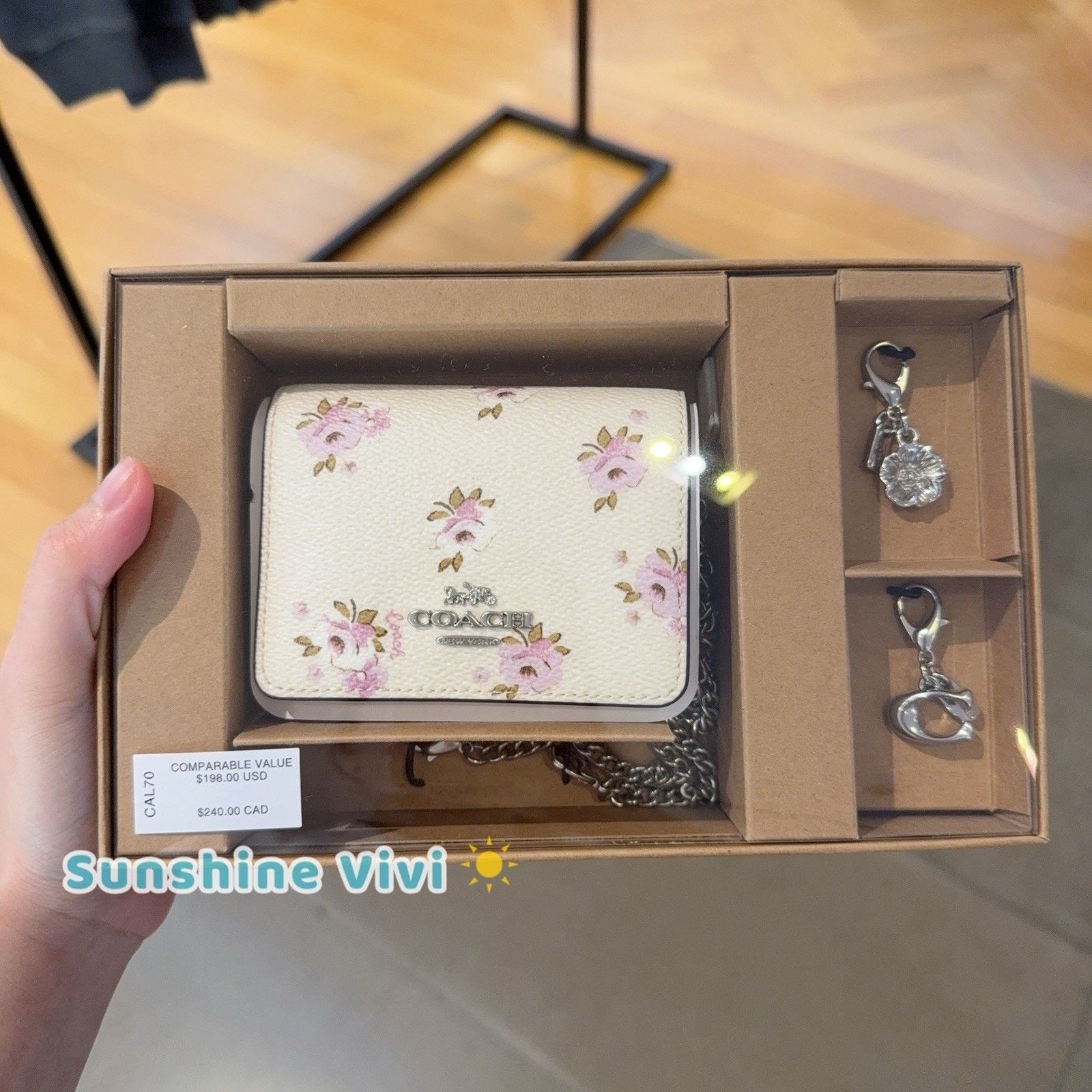 Coach NWT Coach Boxed Mini Wallet On A Chain Floral Chalk CAL70 Size ONE SIZE - 1 Thumbnail