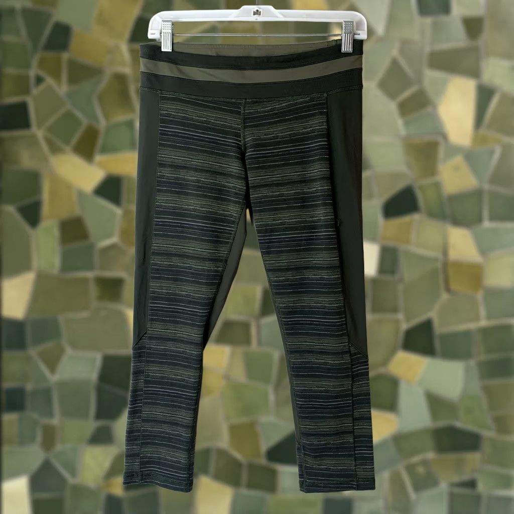Lululemon VINTAGE Lululemon Athletica Capri Leggings Women’s Size 8 Green Exercise Yoga Casual Size 30" / US 8 / IT 44 - 1 Thumbnail